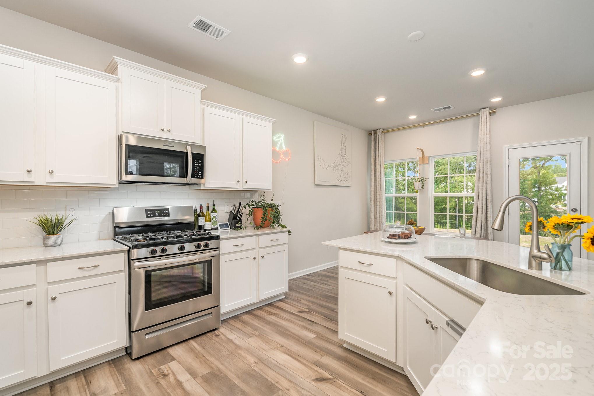 18026 Stark Way Property Photo 9