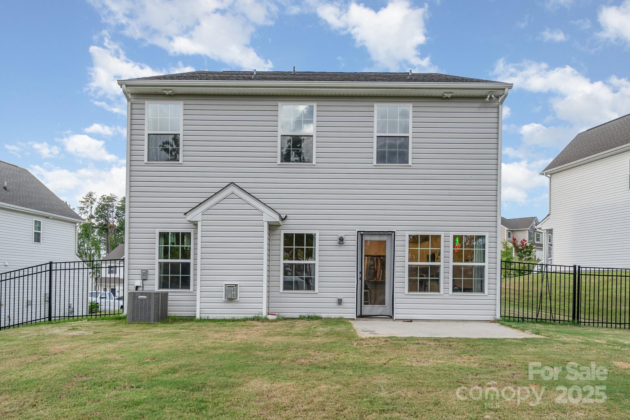 18026 Stark Way Property Photo 24