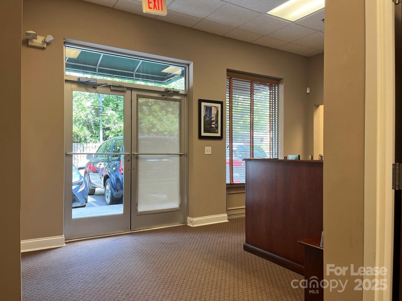 1514 S Church Street 103 Property Photo 3