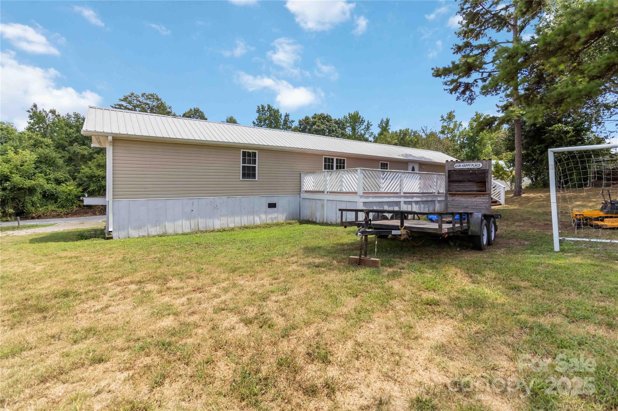 106 Cloverleaf Drive Property Photo 5