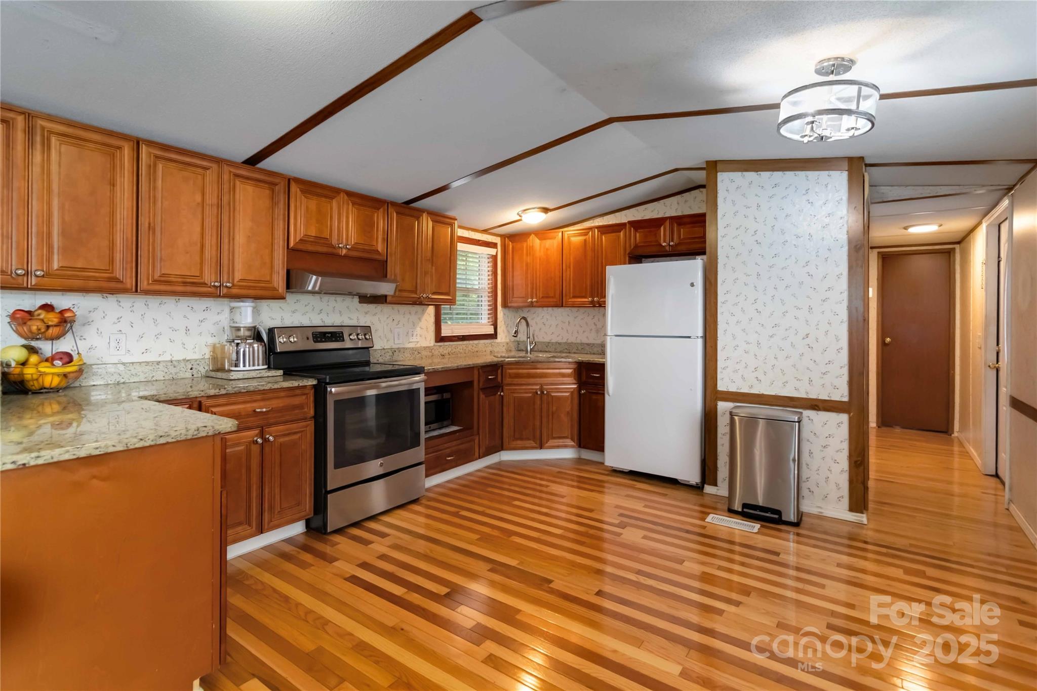 106 Cloverleaf Drive Property Photo 14