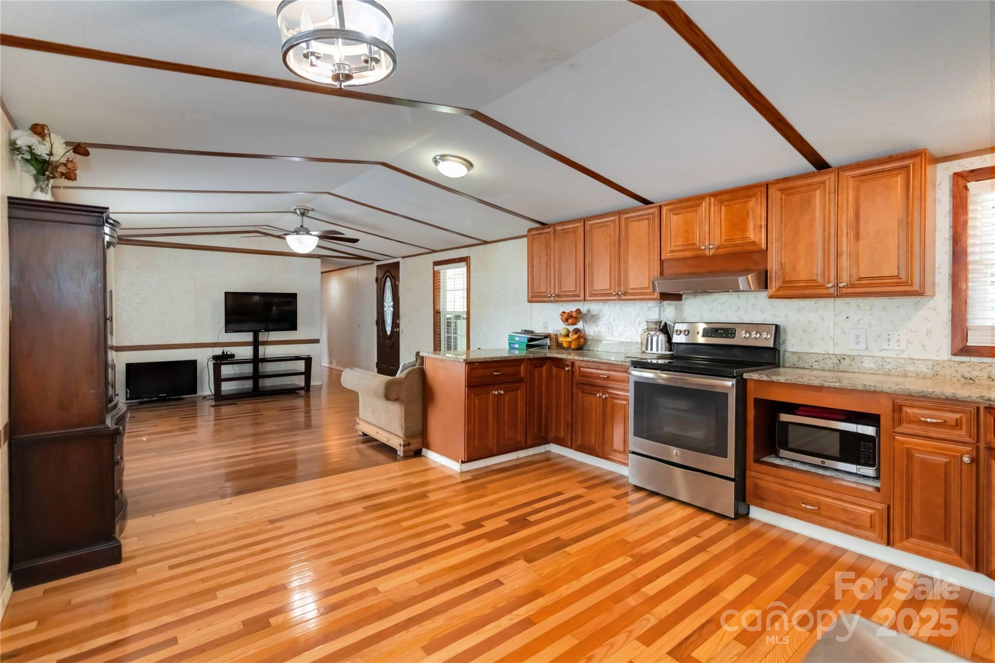 106 Cloverleaf Drive Property Photo 15