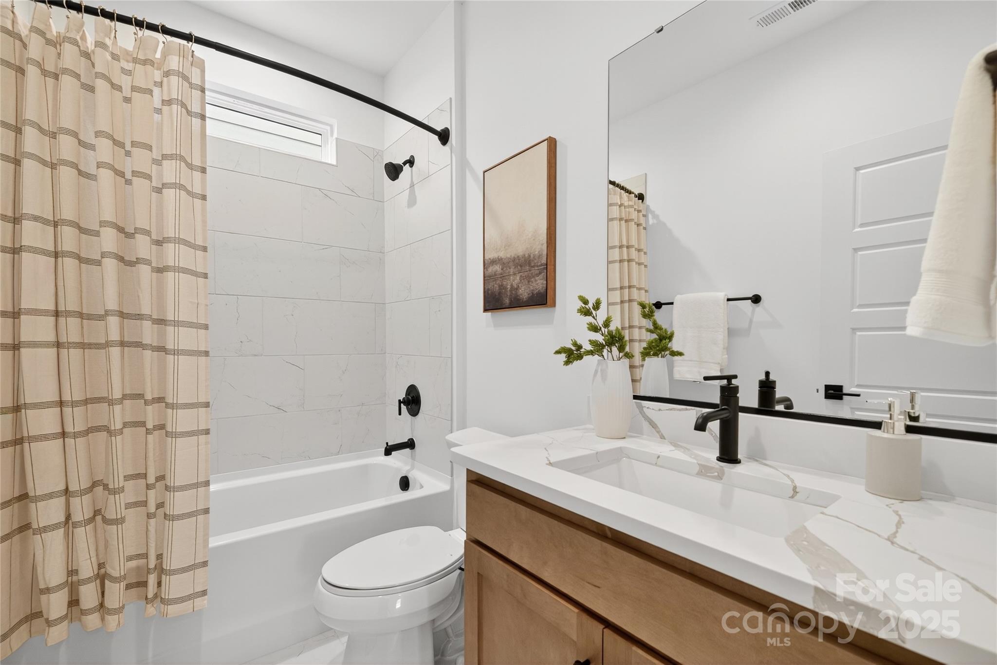 15617 Northcross Drive Property Photo 13