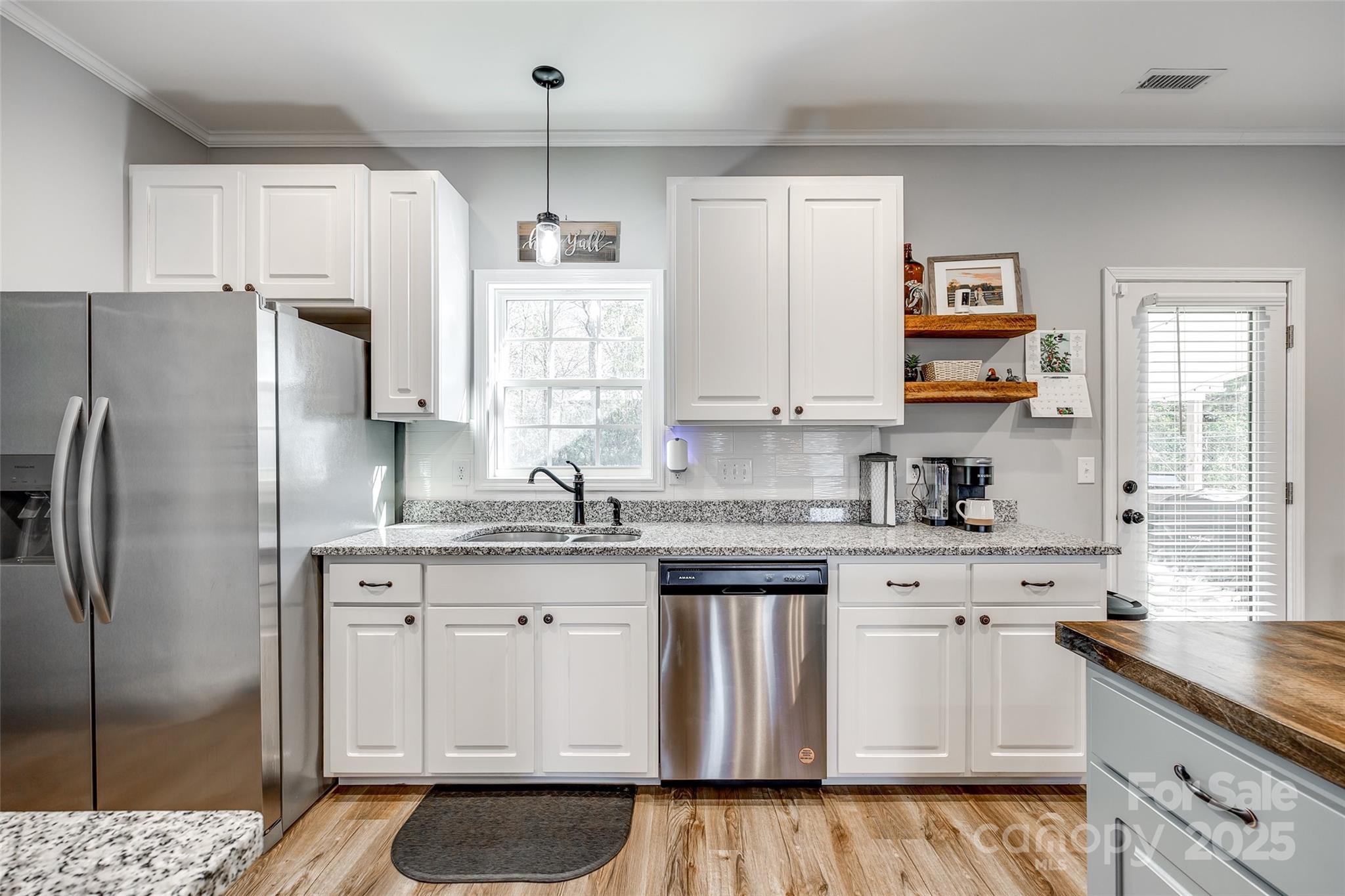 530 Denton Avenue Property Photo 10