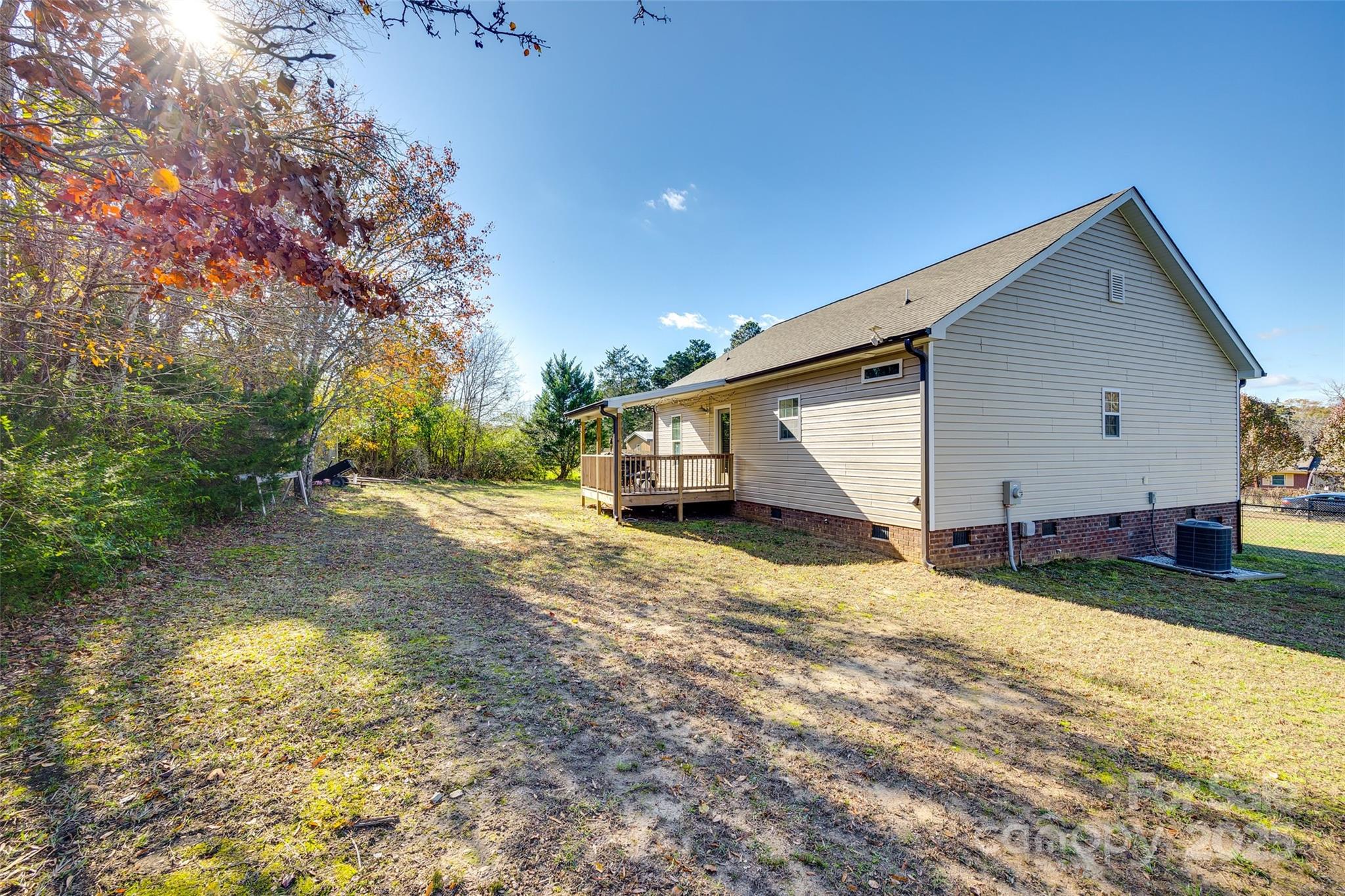 530 Denton Avenue Property Photo 23