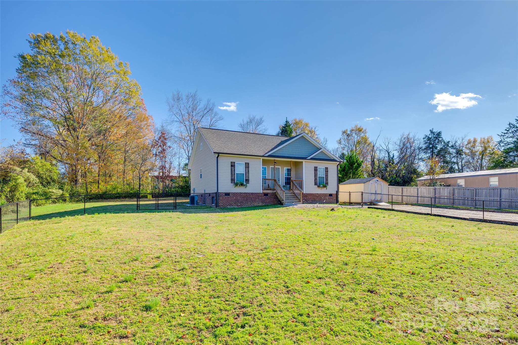 530 Denton Avenue Property Photo 24