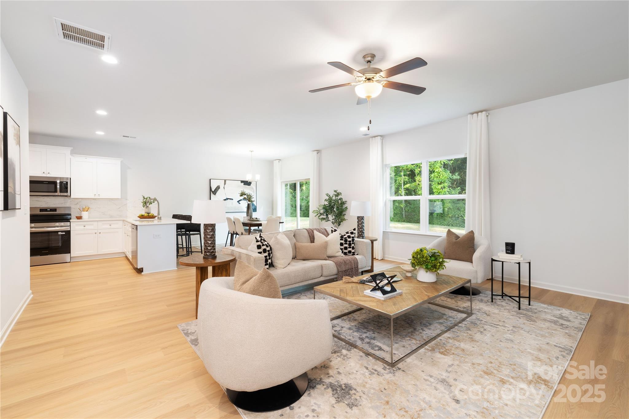 1121 Thayer Glen Court Property Photo 5