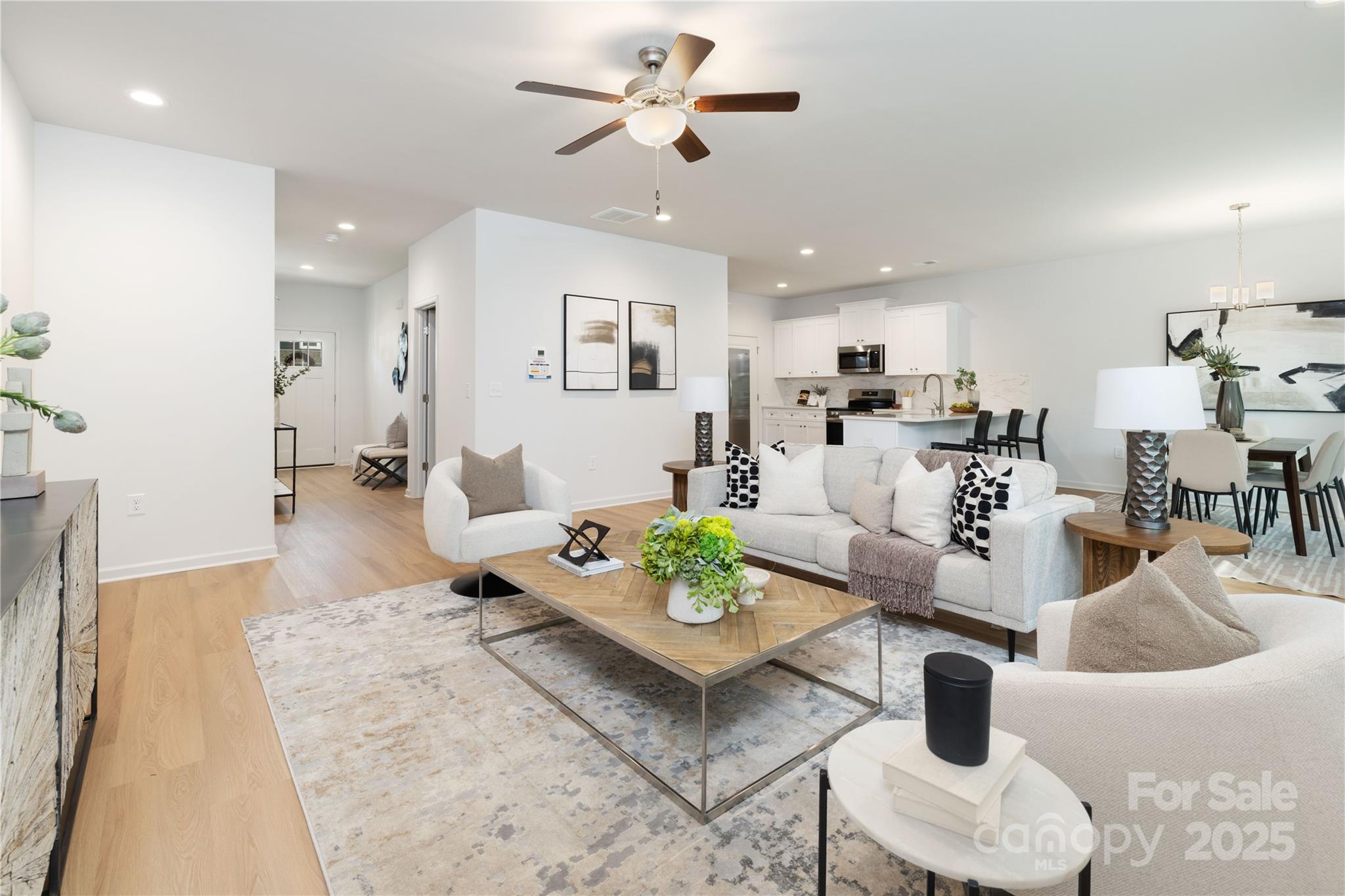 1121 Thayer Glen Court Property Photo 8