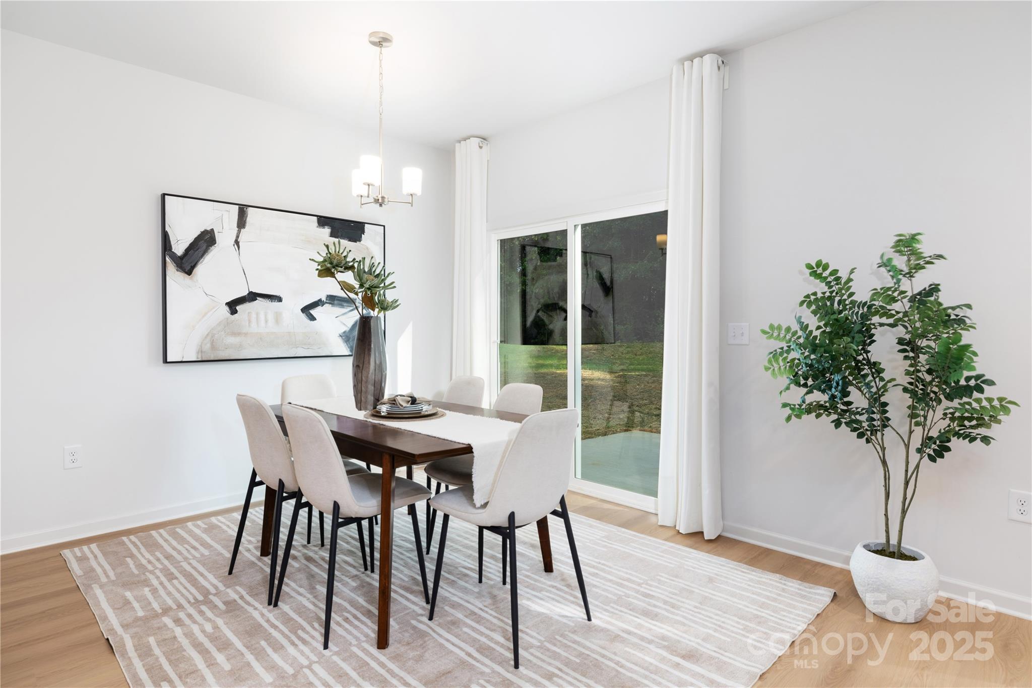 1121 Thayer Glen Court Property Photo 9