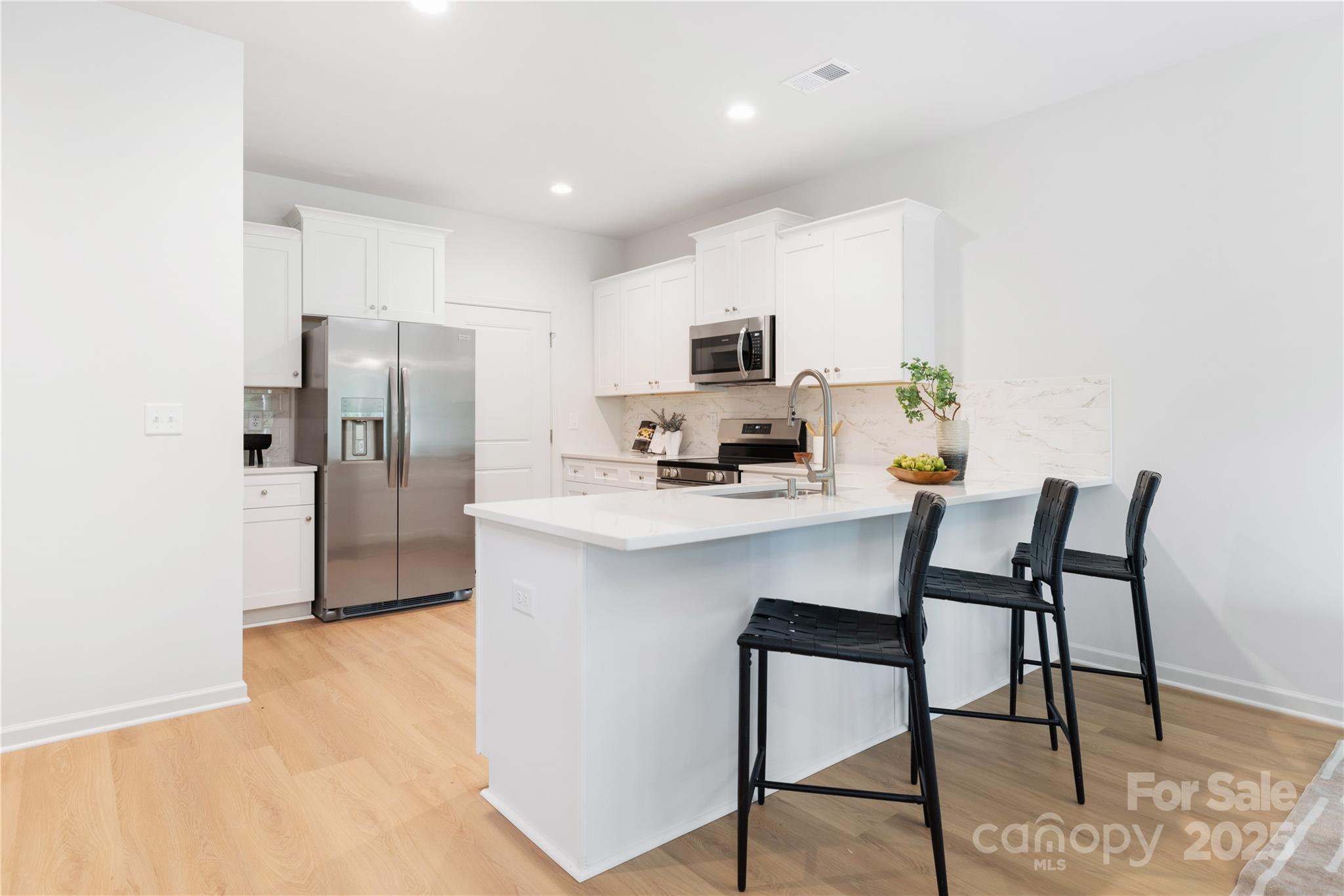 1121 Thayer Glen Court Property Photo 10