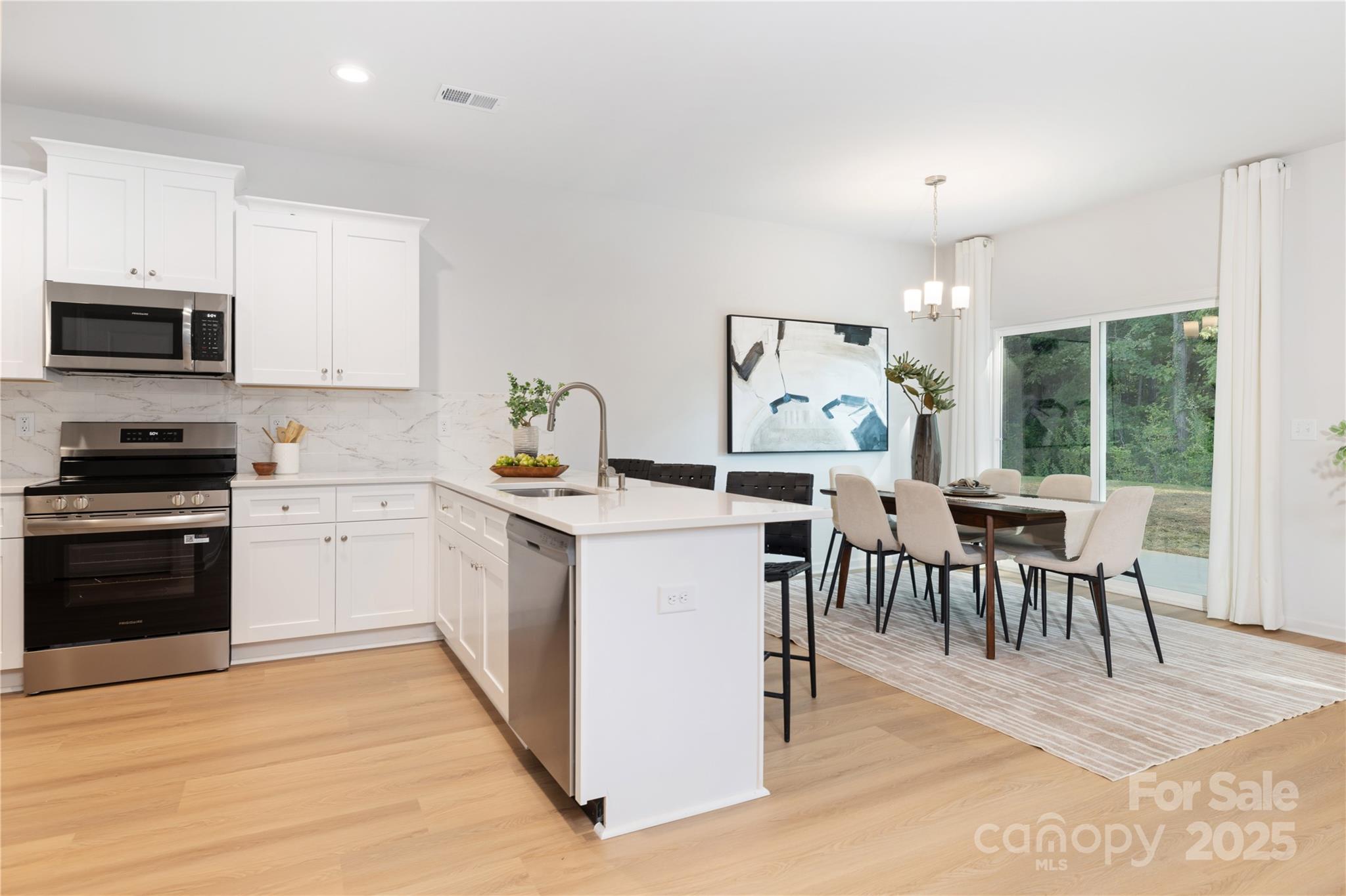 1121 Thayer Glen Court Property Photo 11