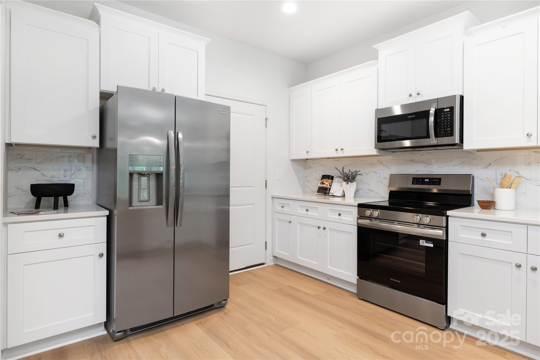 1121 Thayer Glen Court Property Photo 12