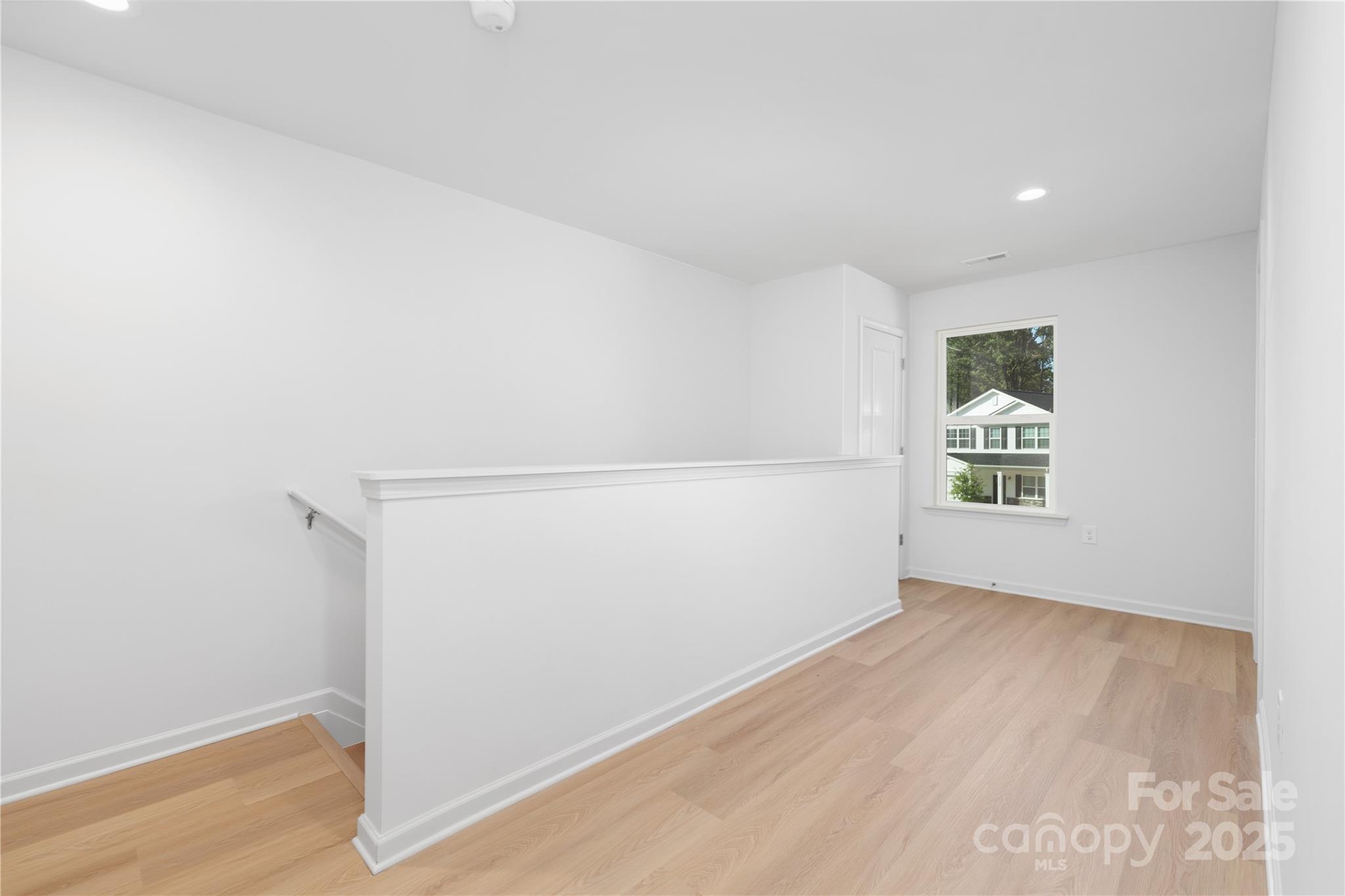 1121 Thayer Glen Court Property Photo 14