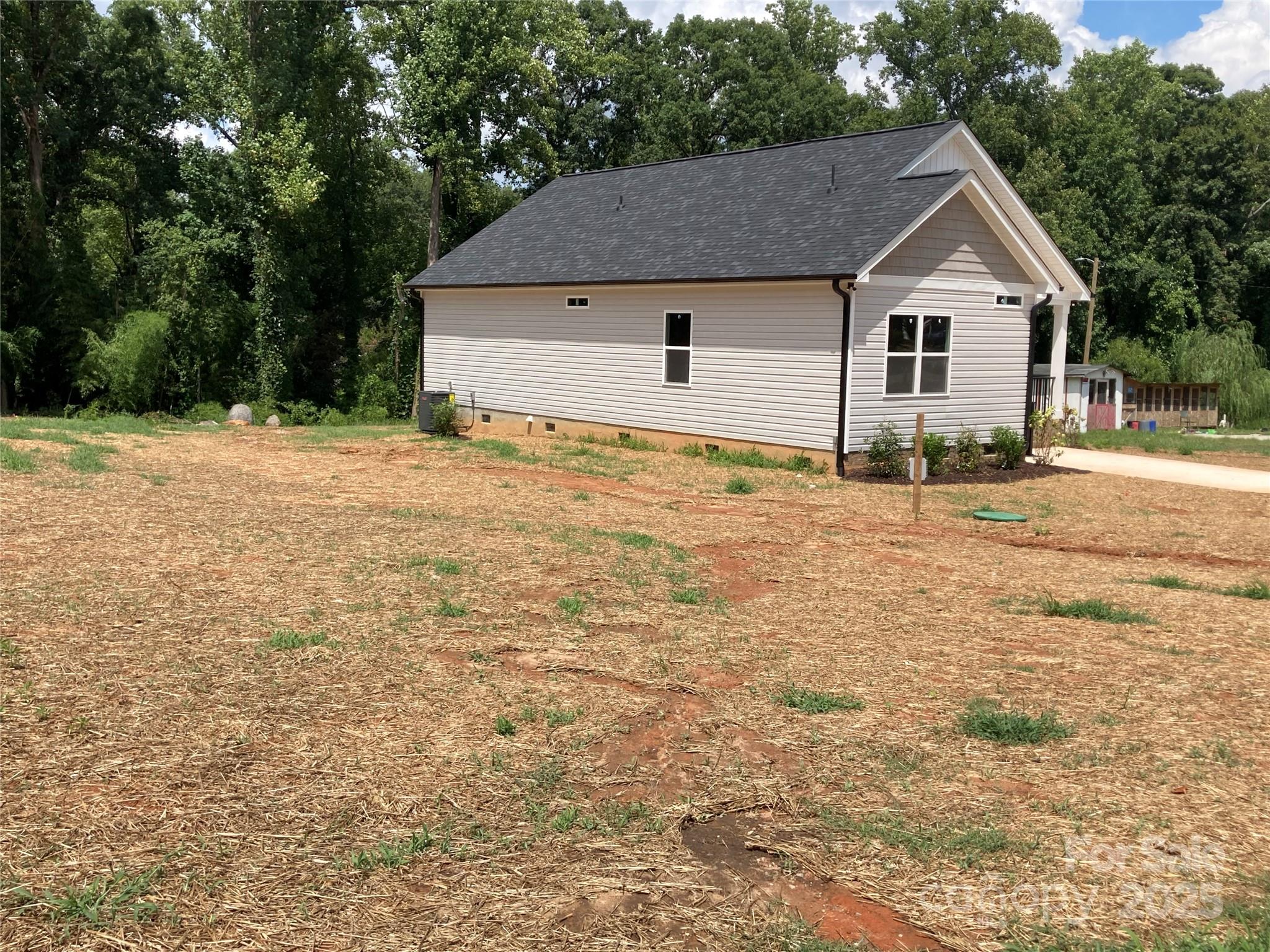 318 Davis Park Road Property Photo 3