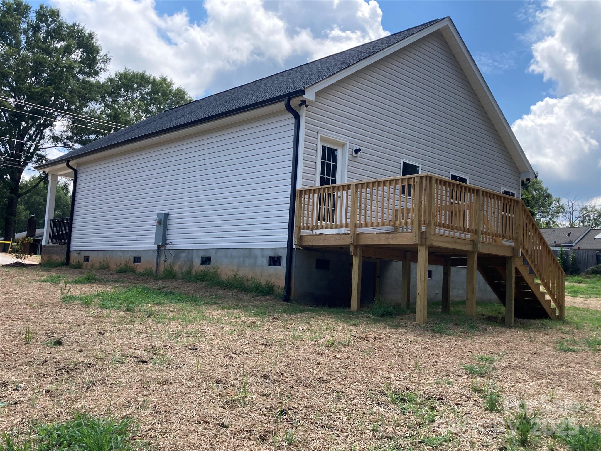 318 Davis Park Road Property Photo 5
