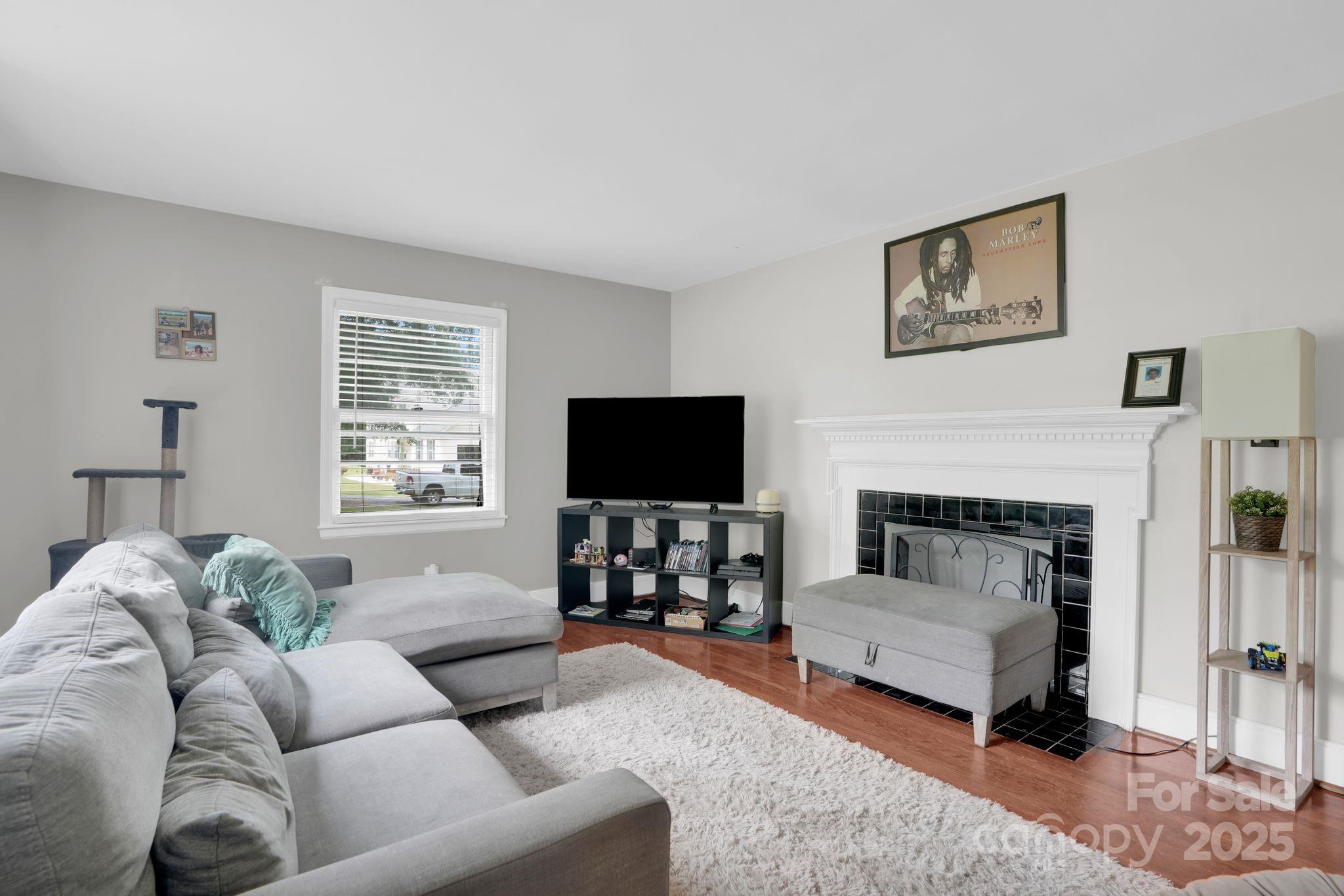 10437 Idlewild Road Property Photo 4