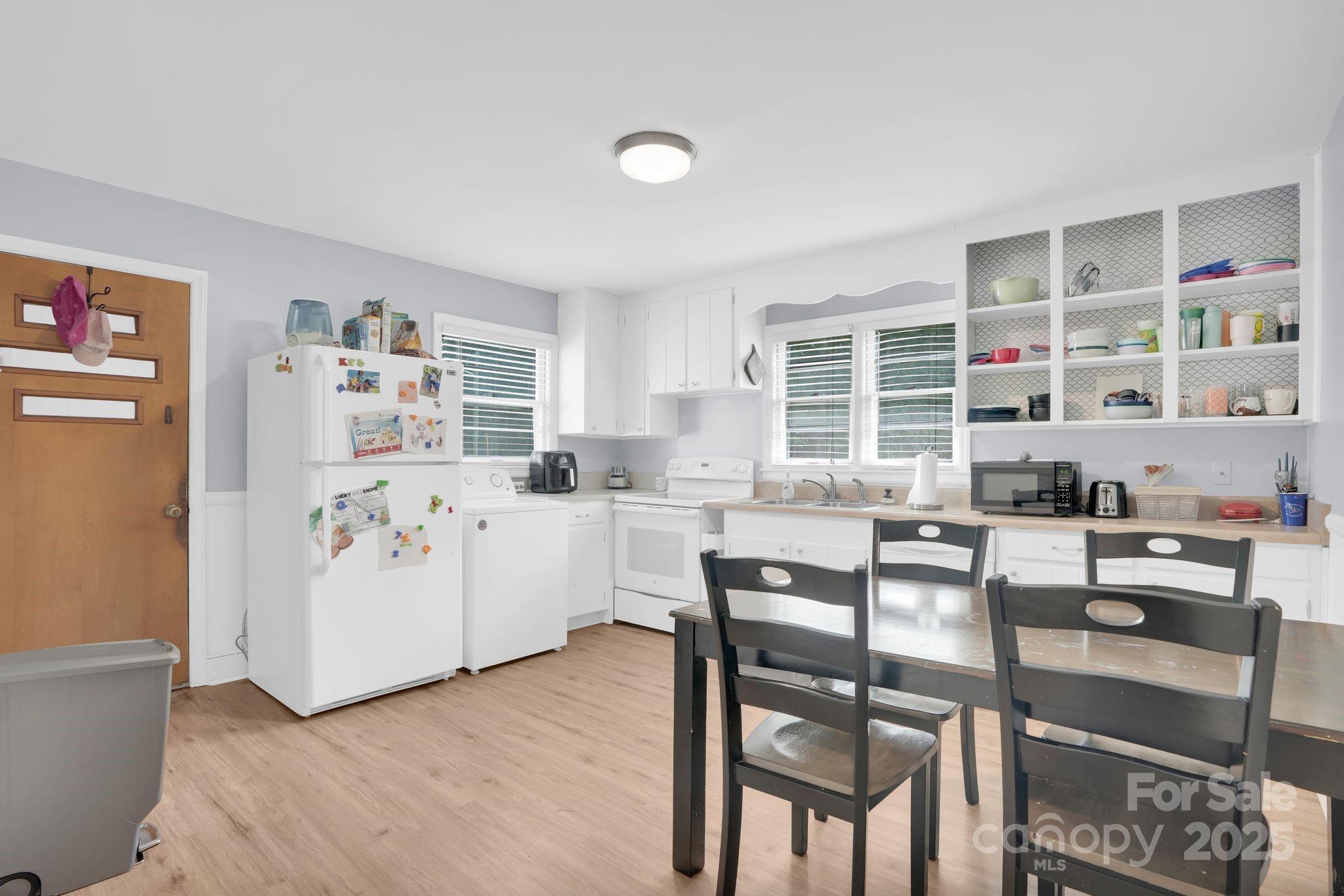 10437 Idlewild Road Property Photo 7