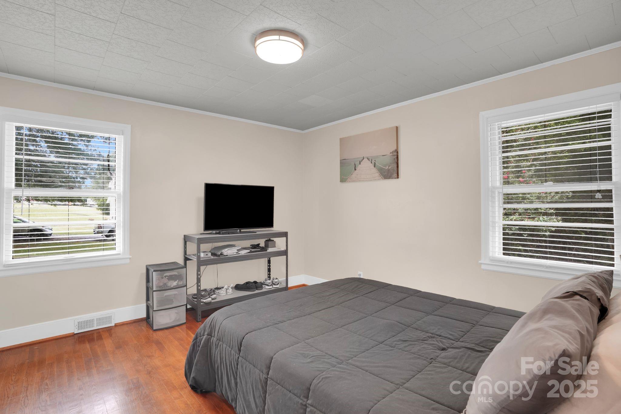 10437 Idlewild Road Property Photo 9