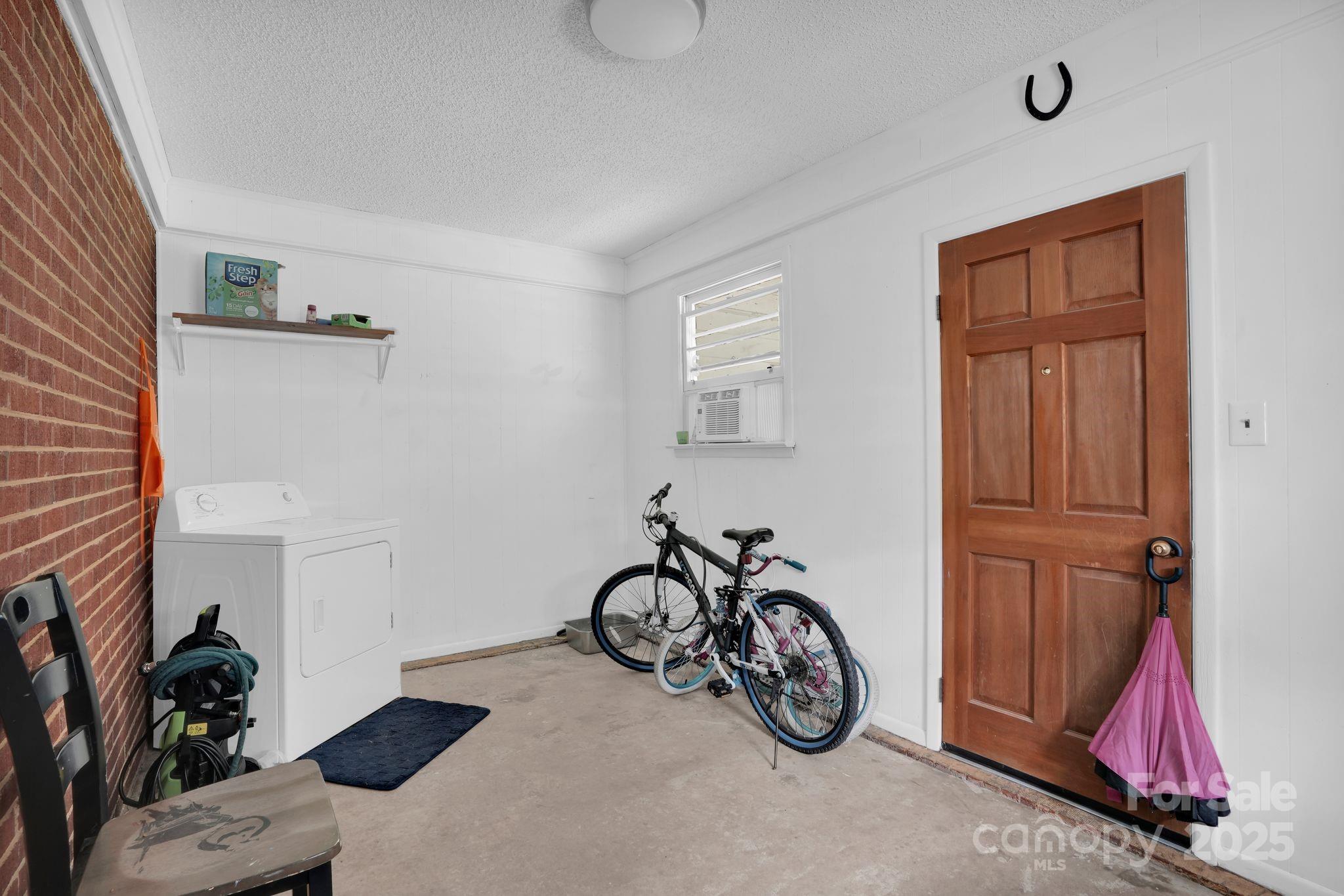 10437 Idlewild Road Property Photo 12