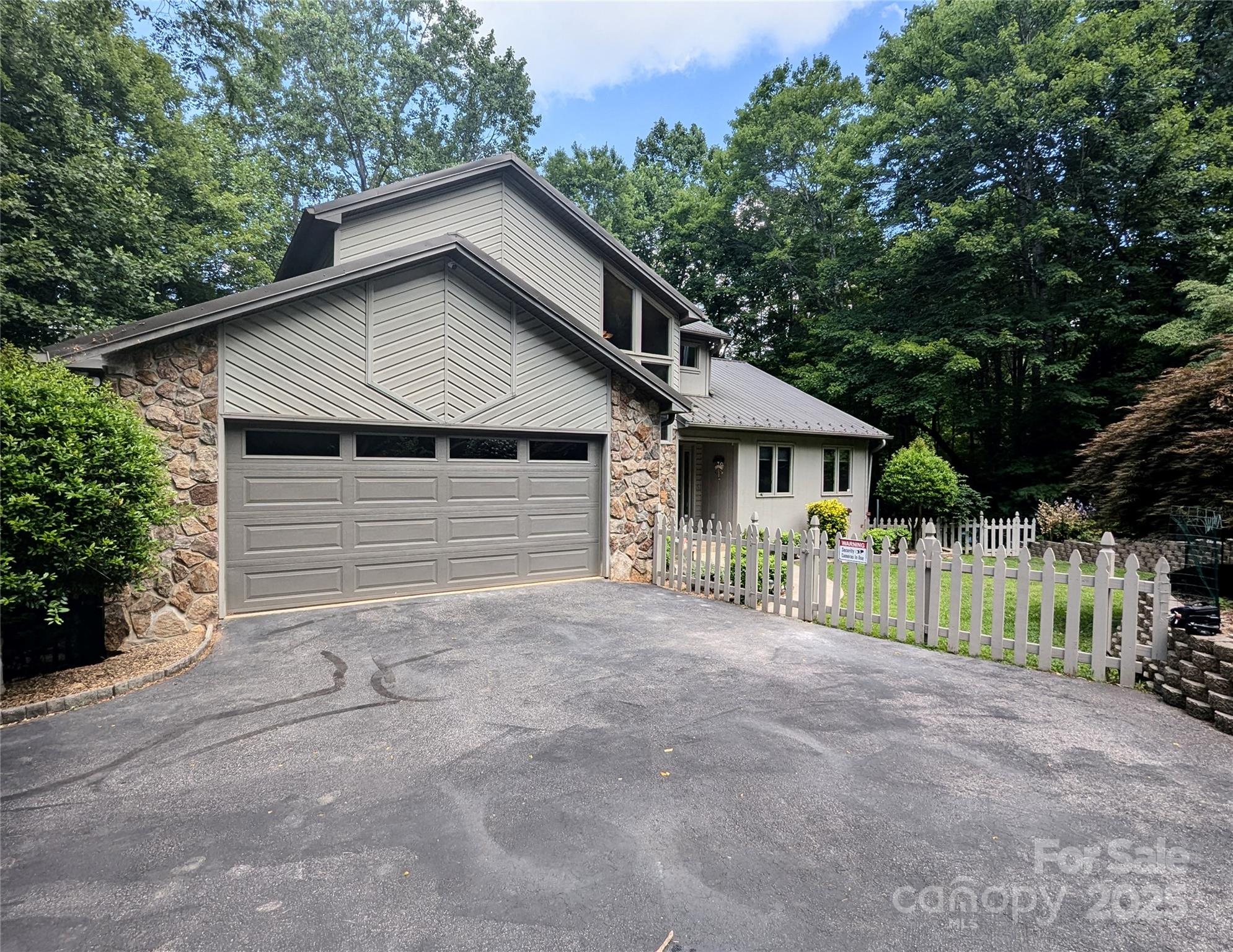 2 Pleasant Hill Drive Property Photo 1