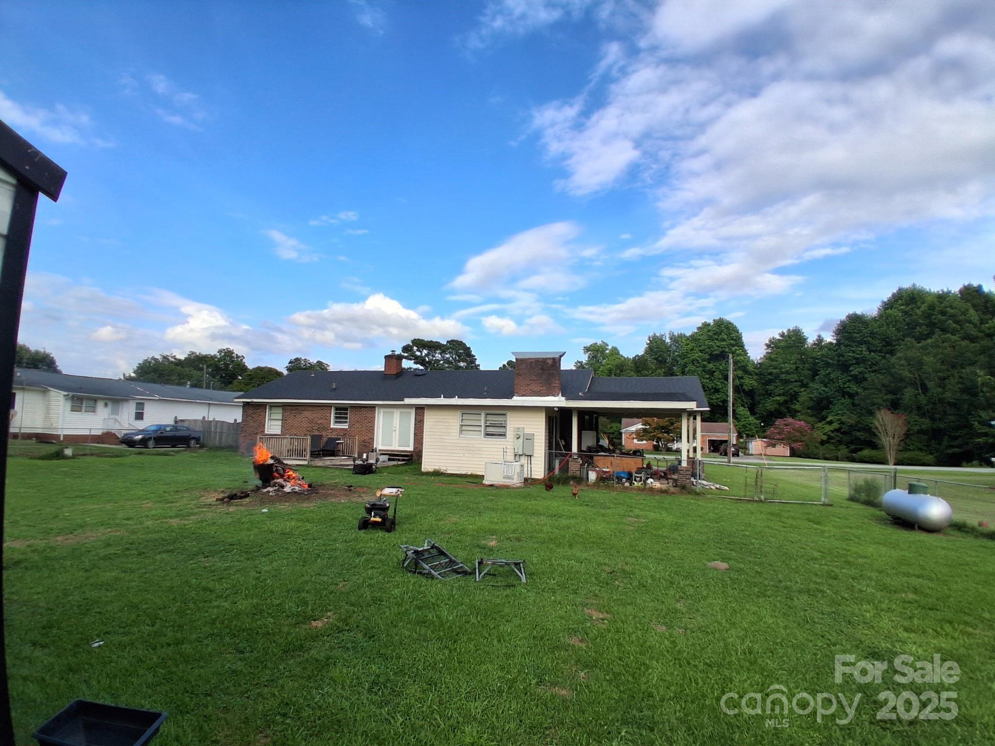 450 Camellia Street Property Photo 4