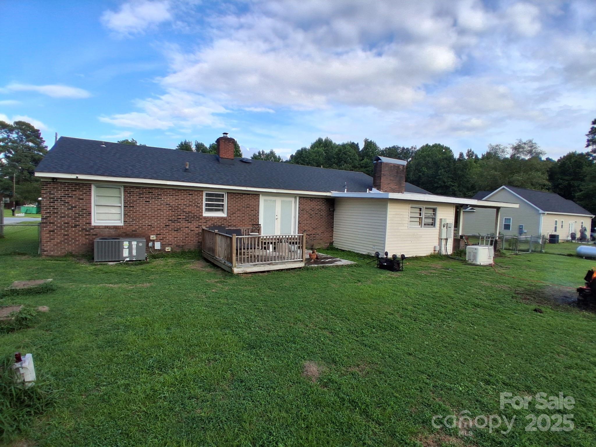 450 Camellia Street Property Photo 5
