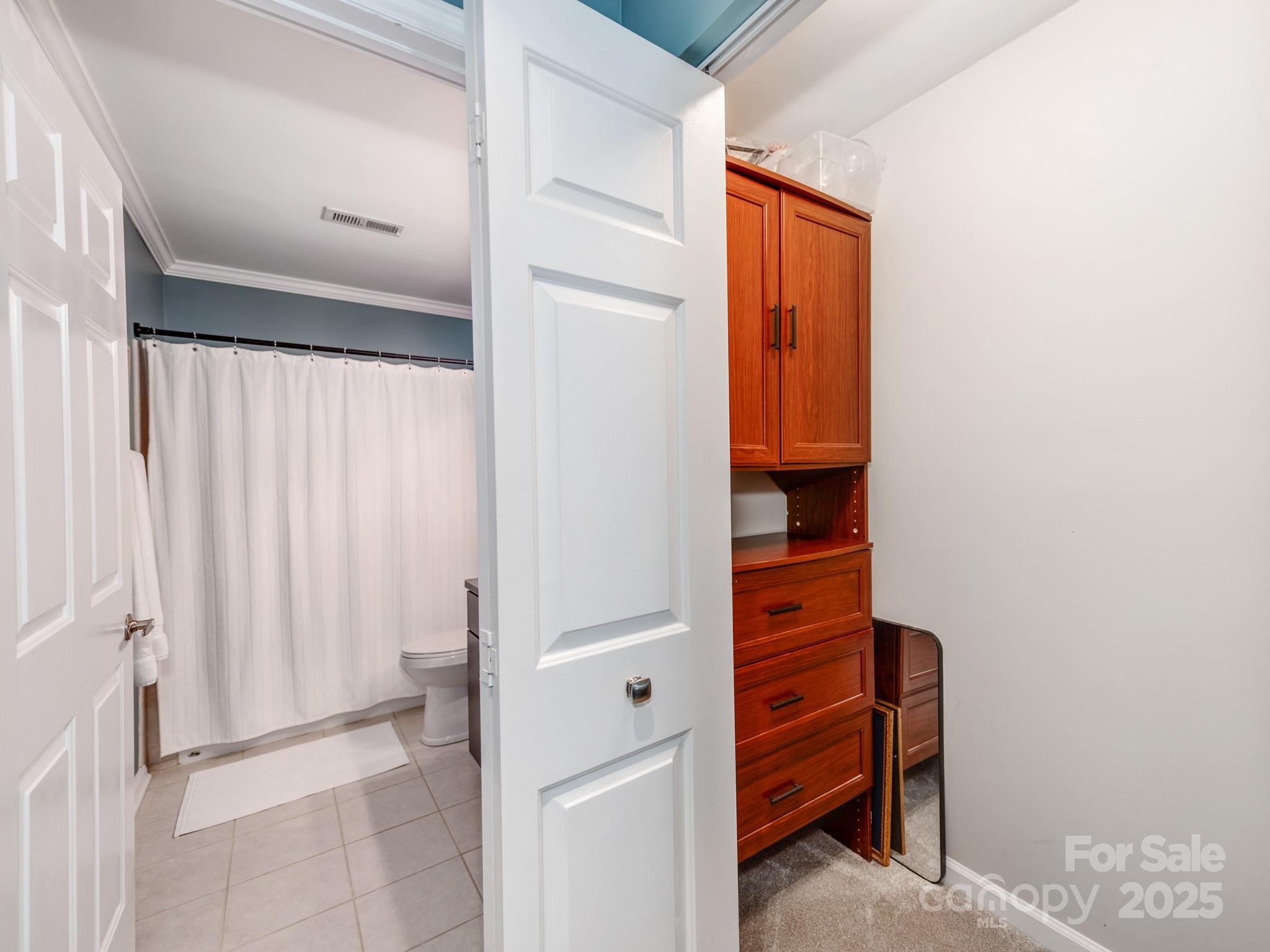 509 N Graham Street Property Photo 24