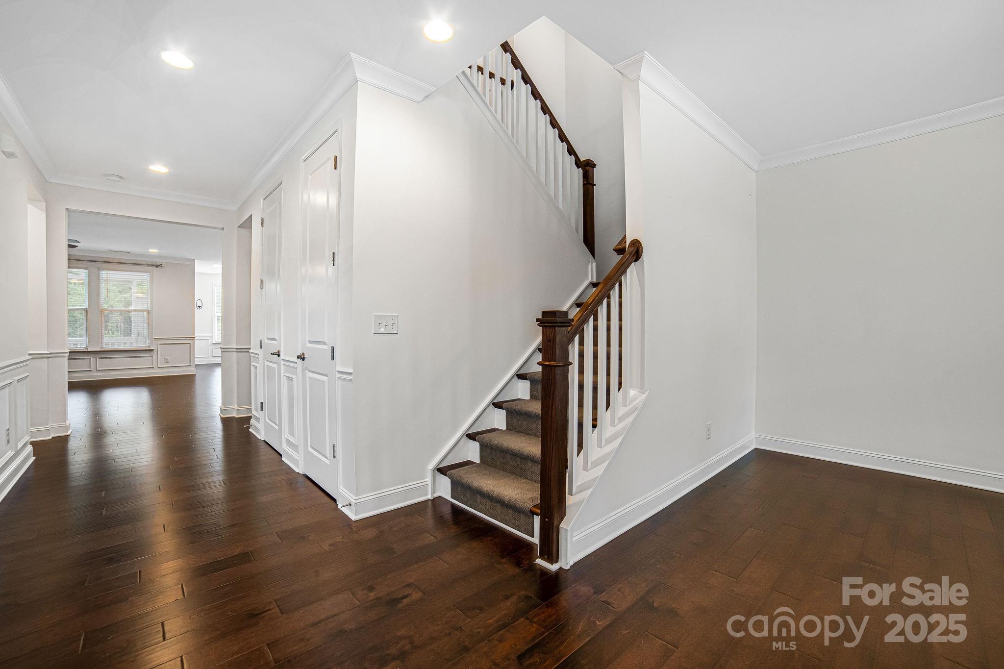 8628 Shadetree Street Property Photo 12