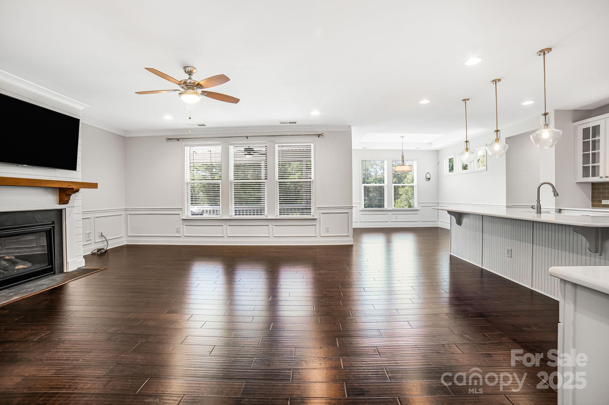 8628 Shadetree Street Property Photo 14