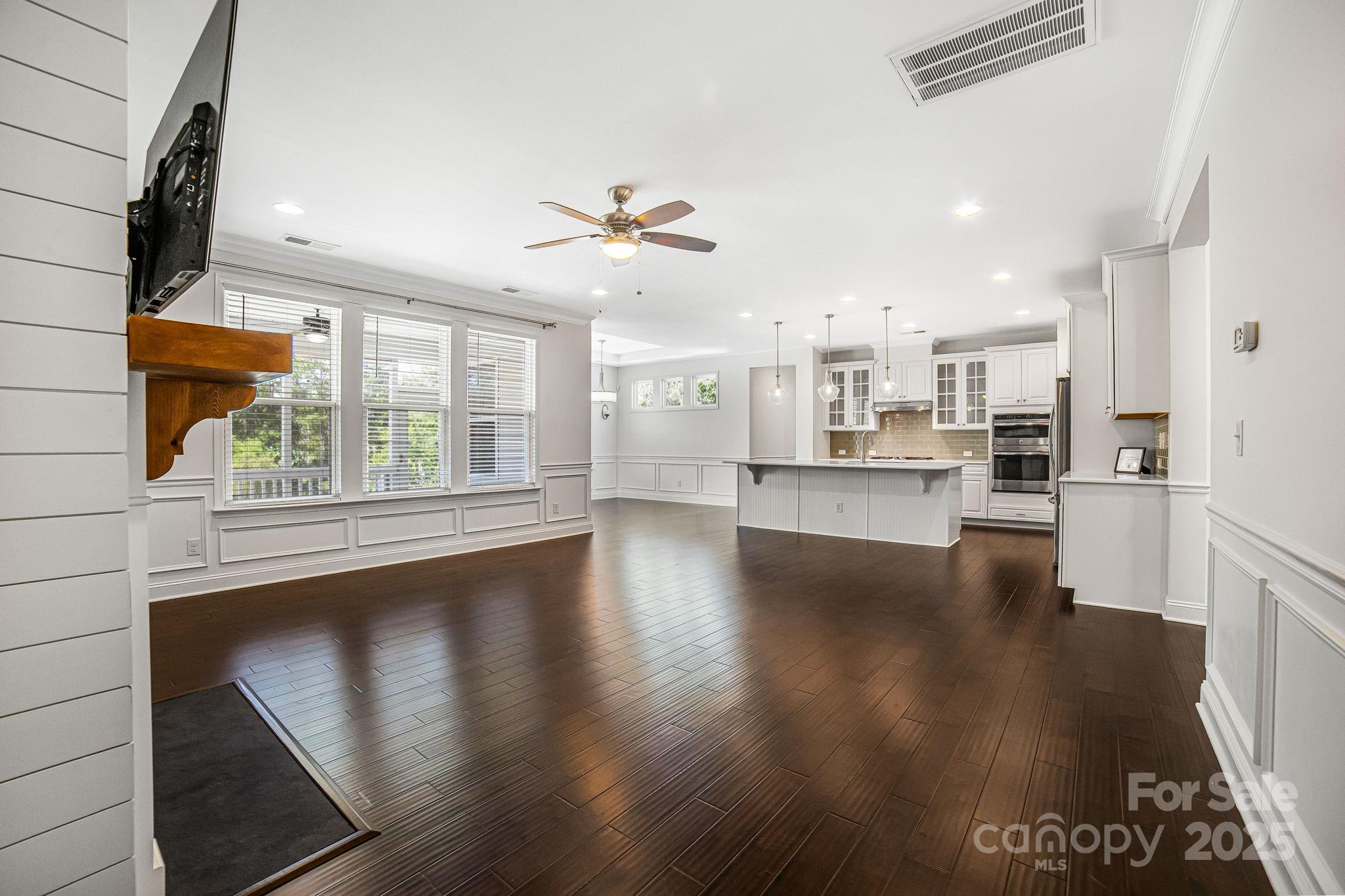 8628 Shadetree Street Property Photo 16