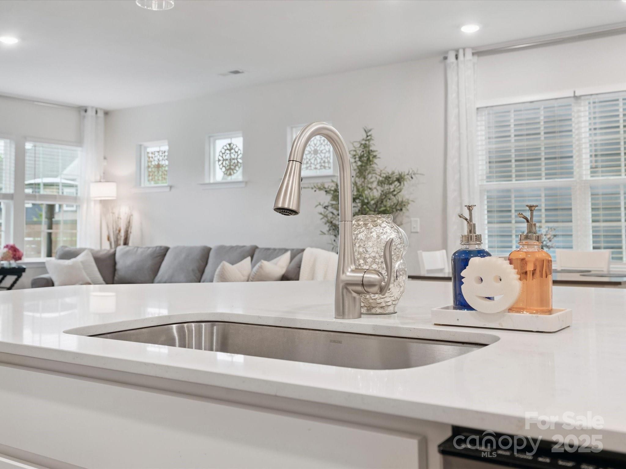 1008 Gabardine Lane Property Photo 14