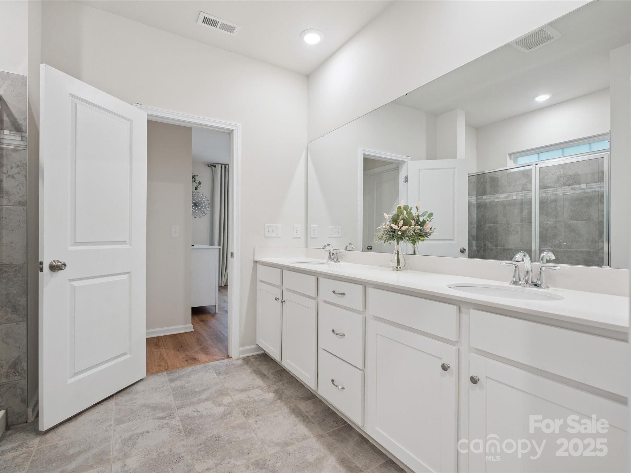 1008 Gabardine Lane Property Photo 27