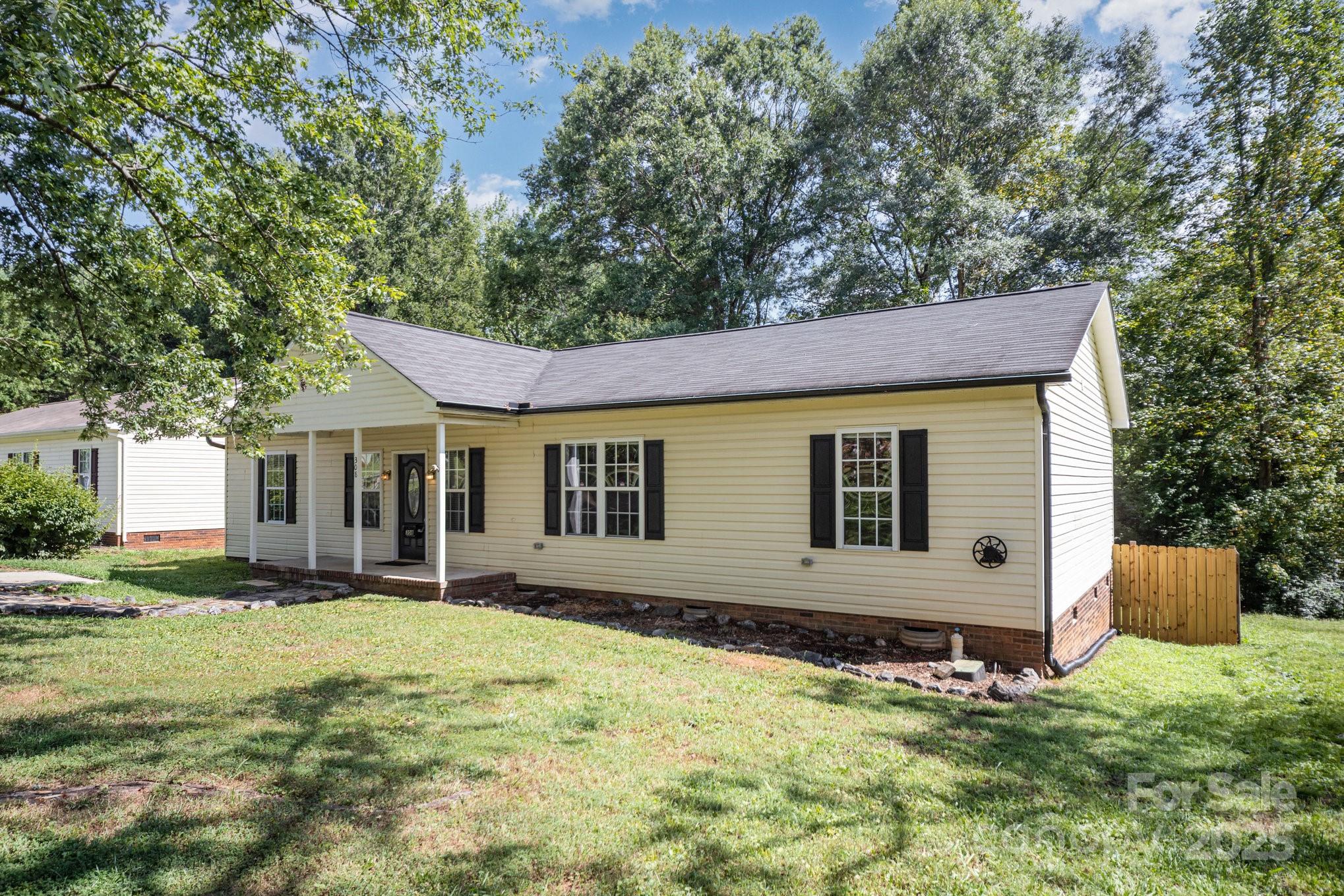 308 E Louisiana Avenue Property Photo 2