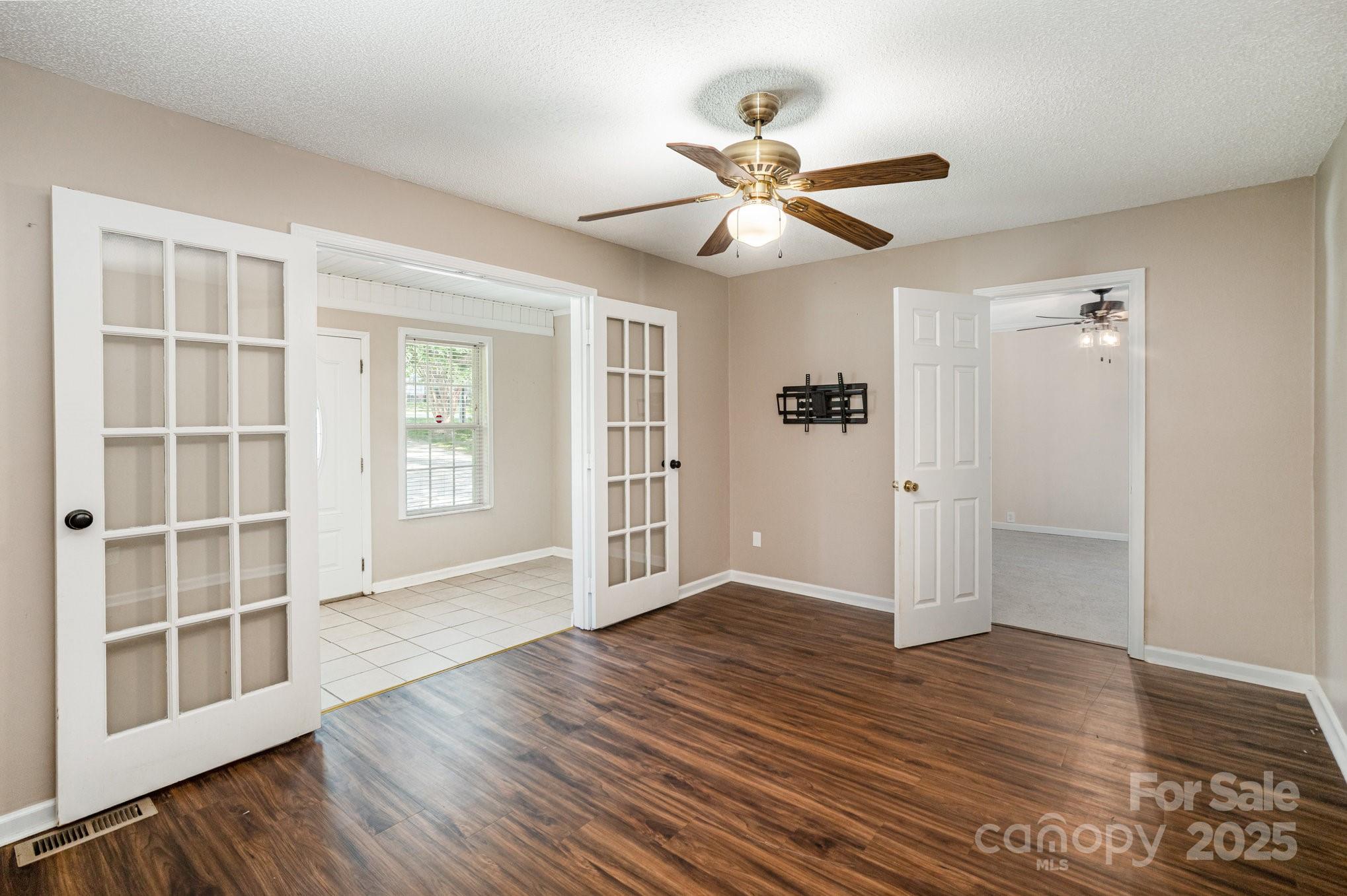 308 E Louisiana Avenue Property Photo 4