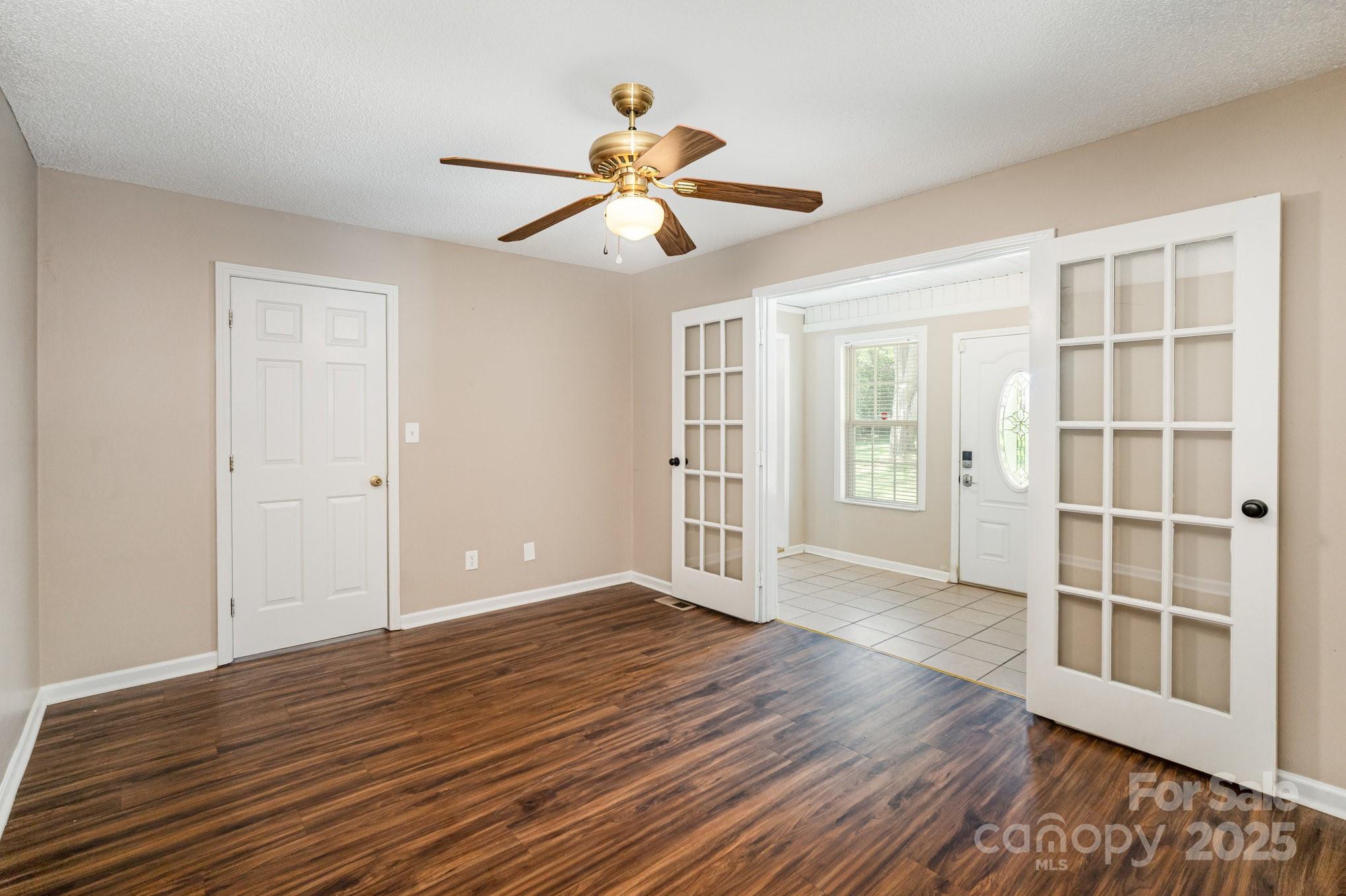 308 E Louisiana Avenue Property Photo 5