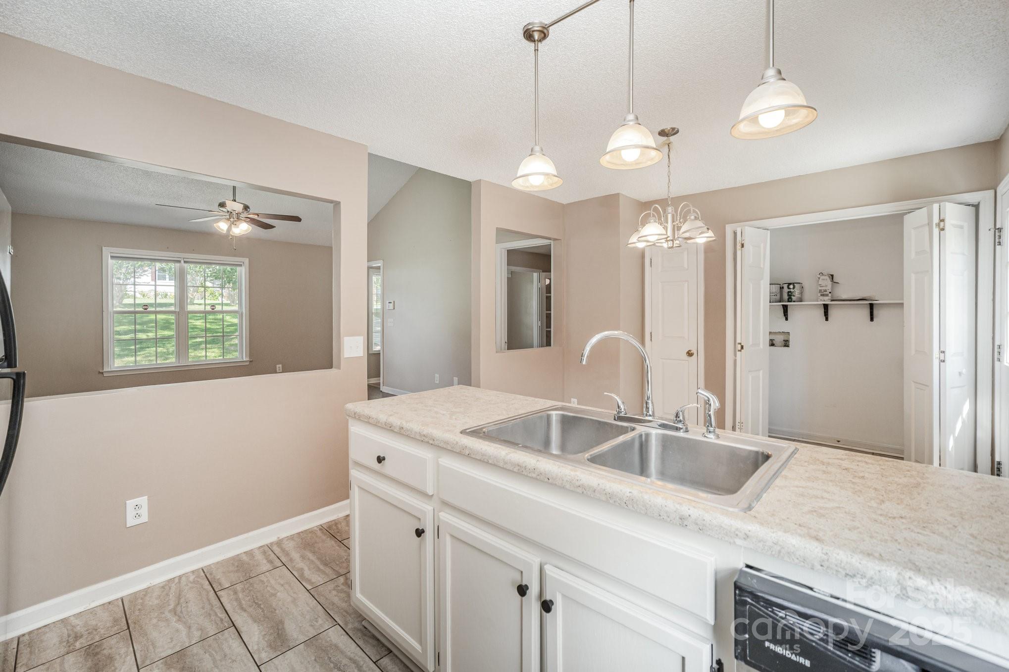 308 E Louisiana Avenue Property Photo 15