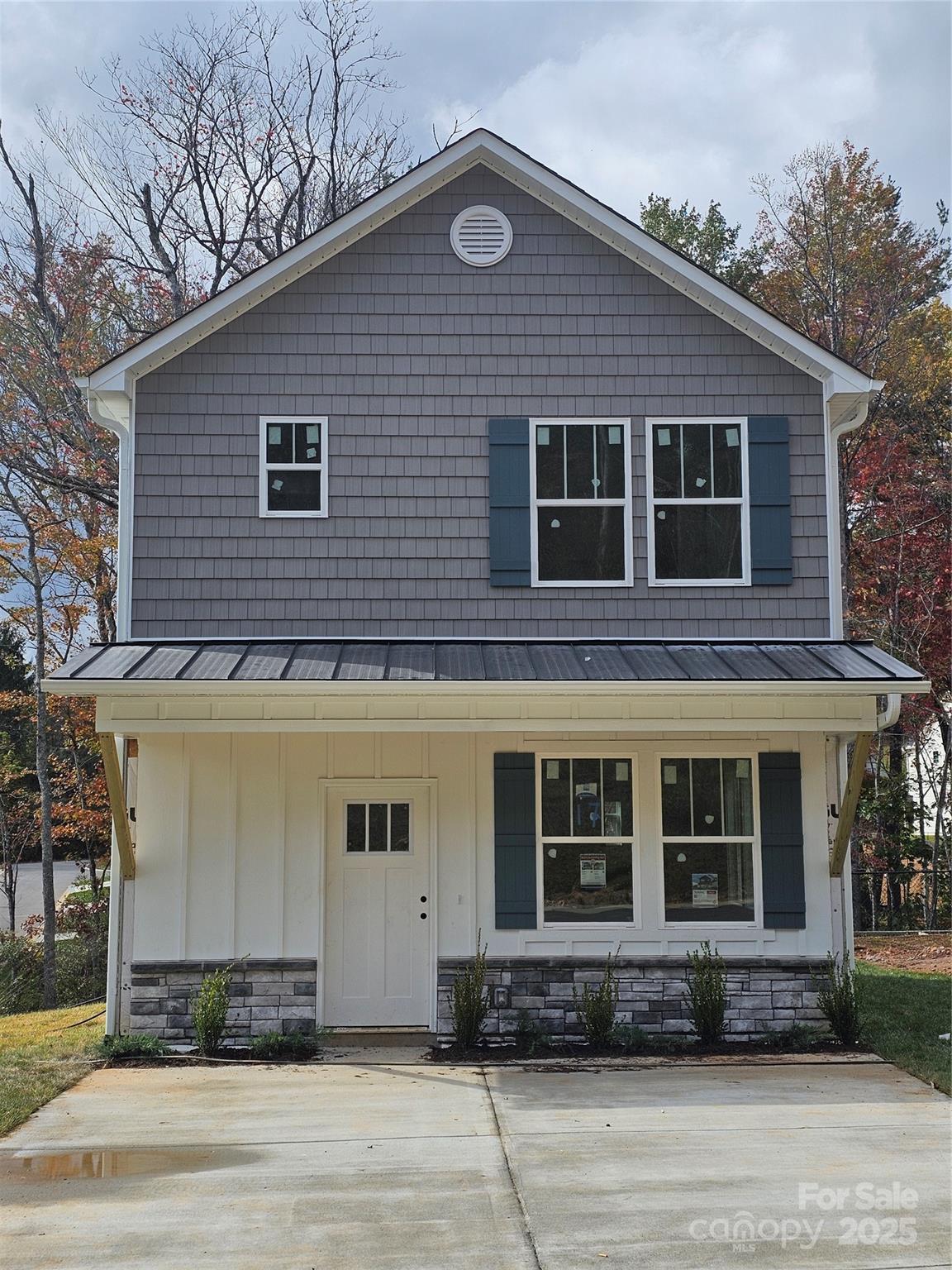 224 Slade Lane Property Photo 1