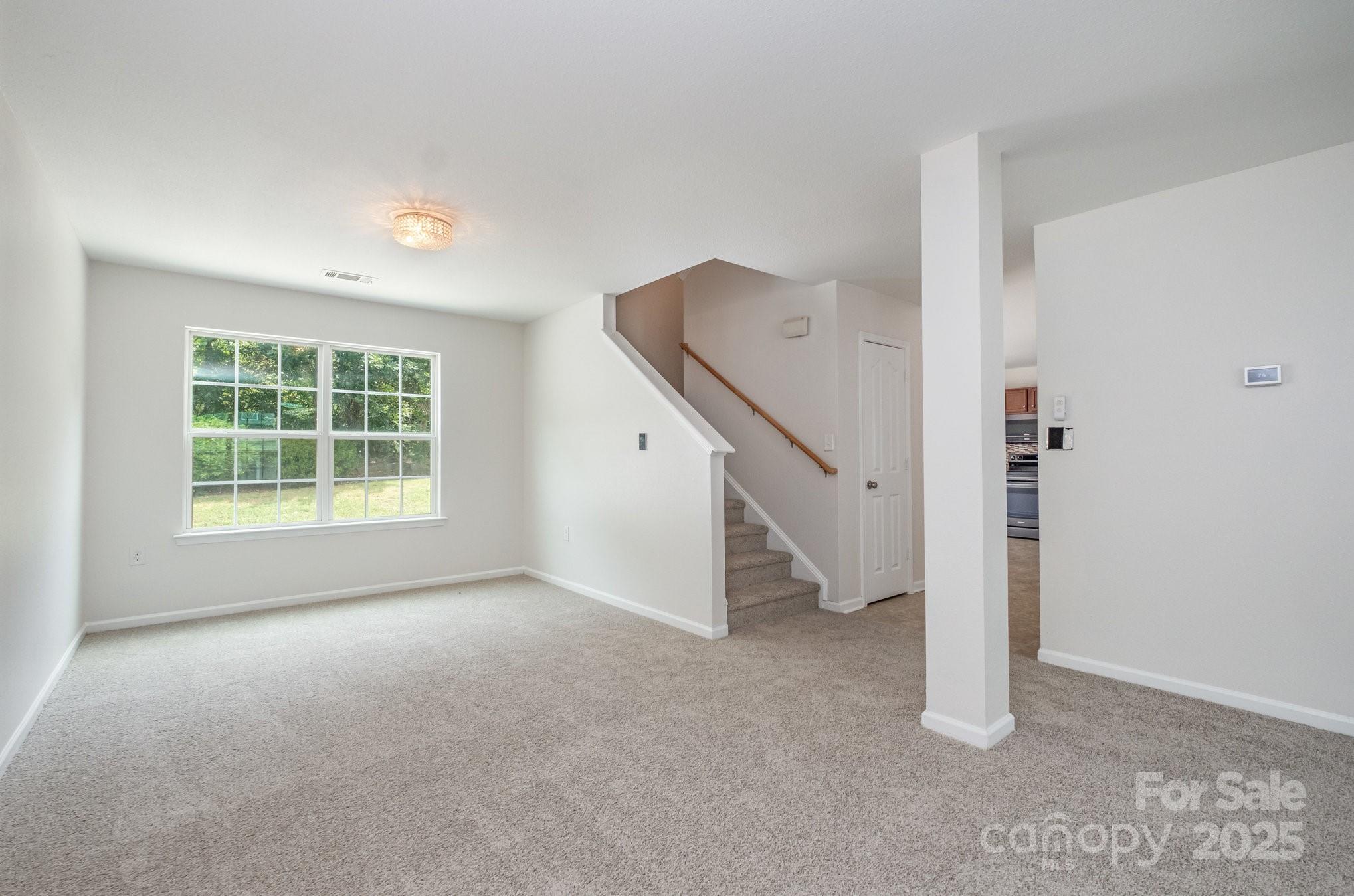 9718 Eagle Feathers Drive Property Photo 6