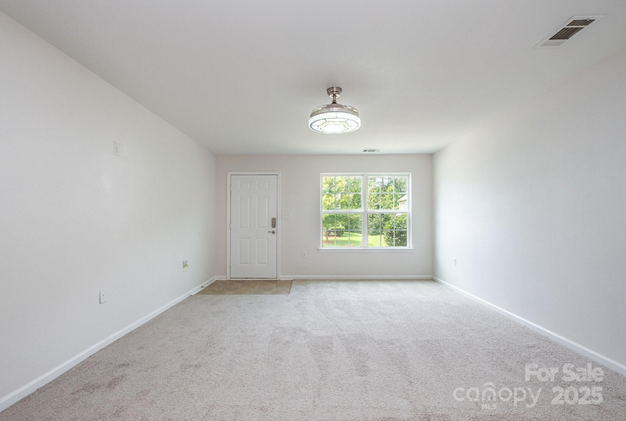 9718 Eagle Feathers Drive Property Photo 9