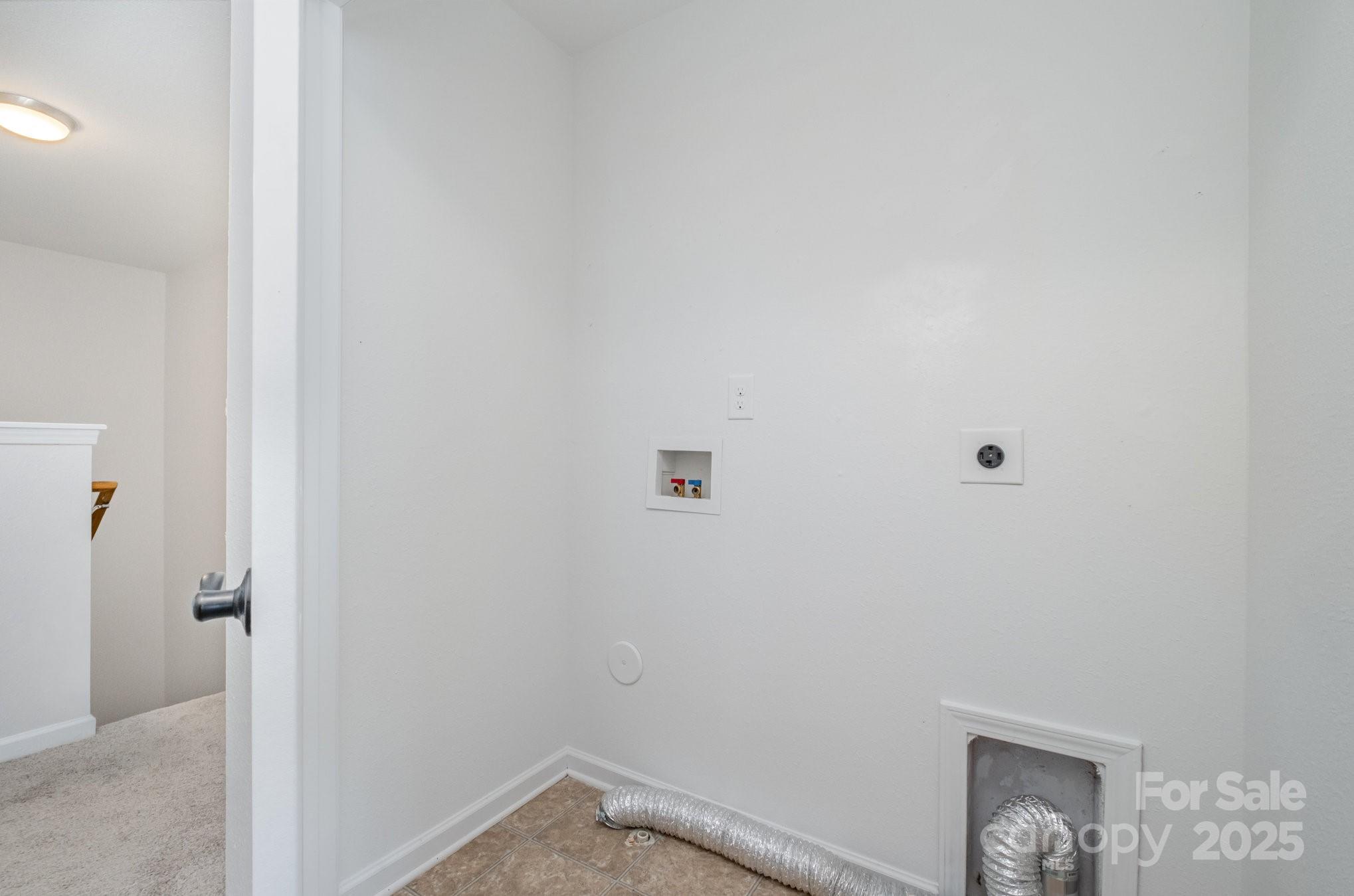 9718 Eagle Feathers Drive Property Photo 22