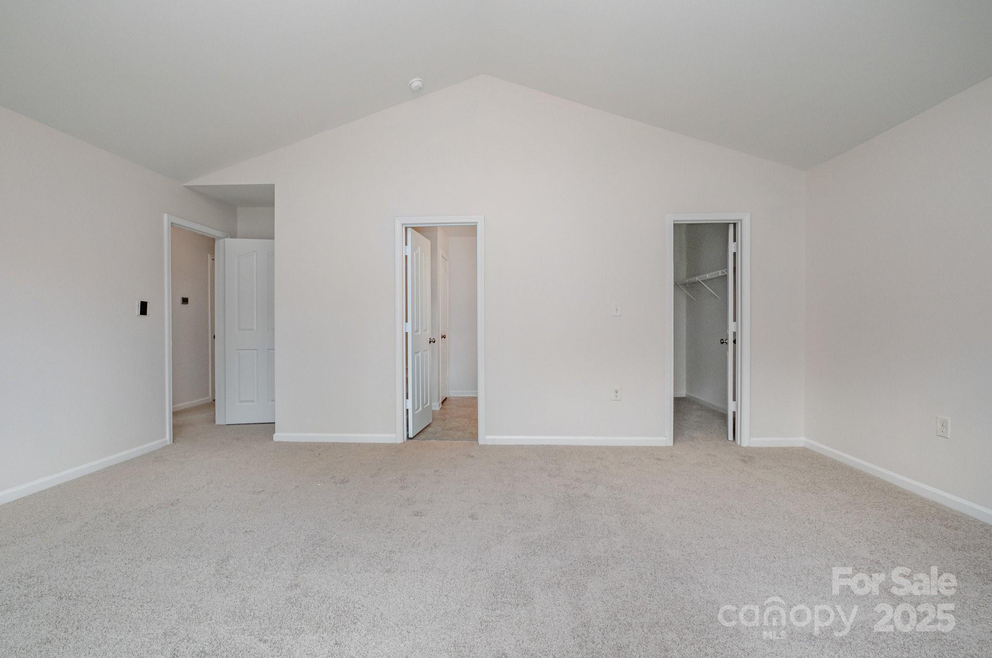 9718 Eagle Feathers Drive Property Photo 28