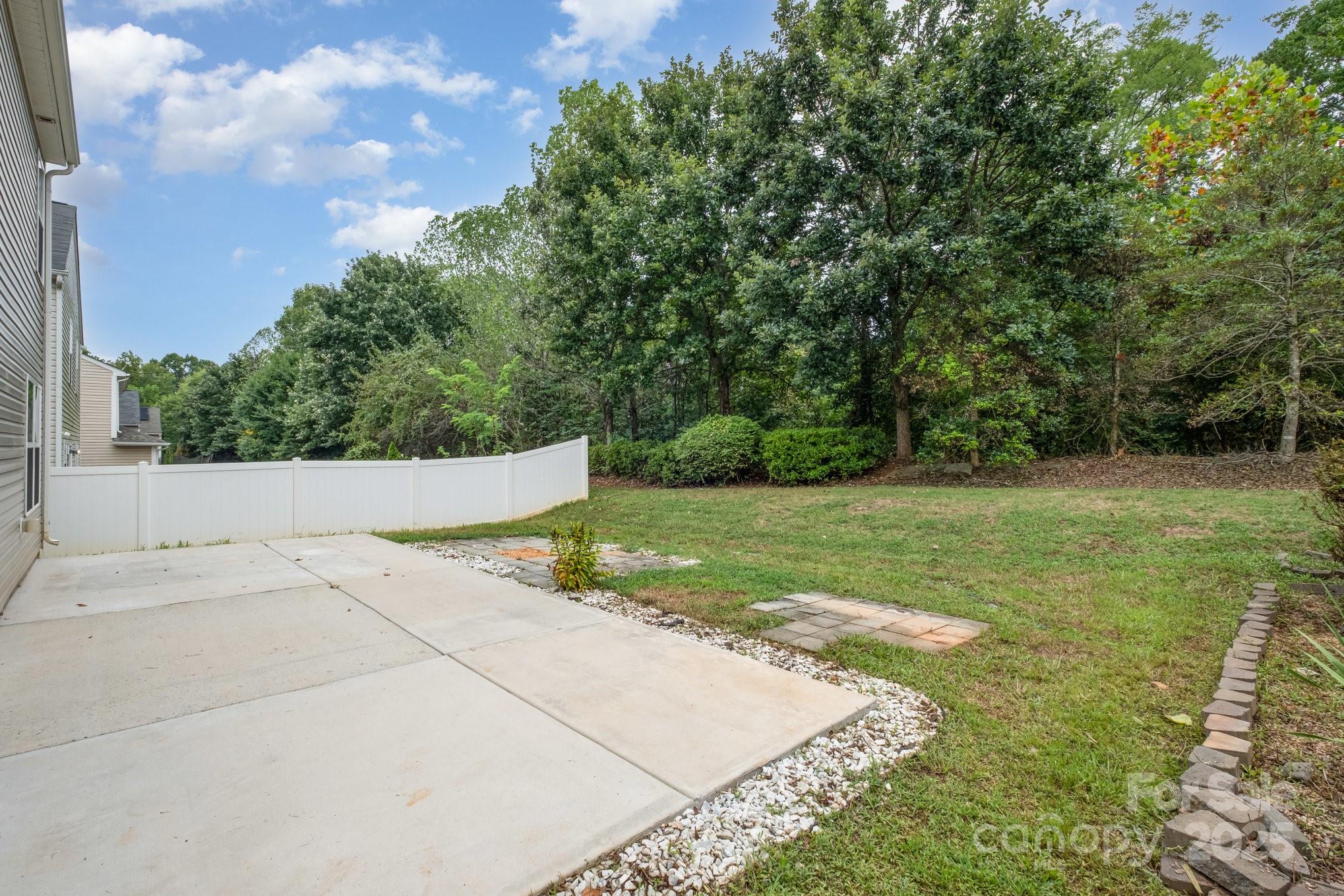 9718 Eagle Feathers Drive Property Photo 30