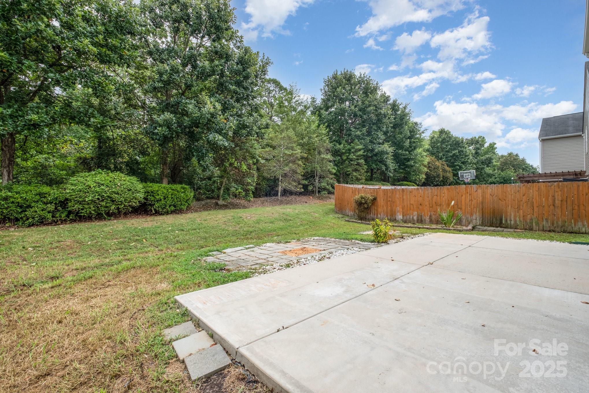 9718 Eagle Feathers Drive Property Photo 31