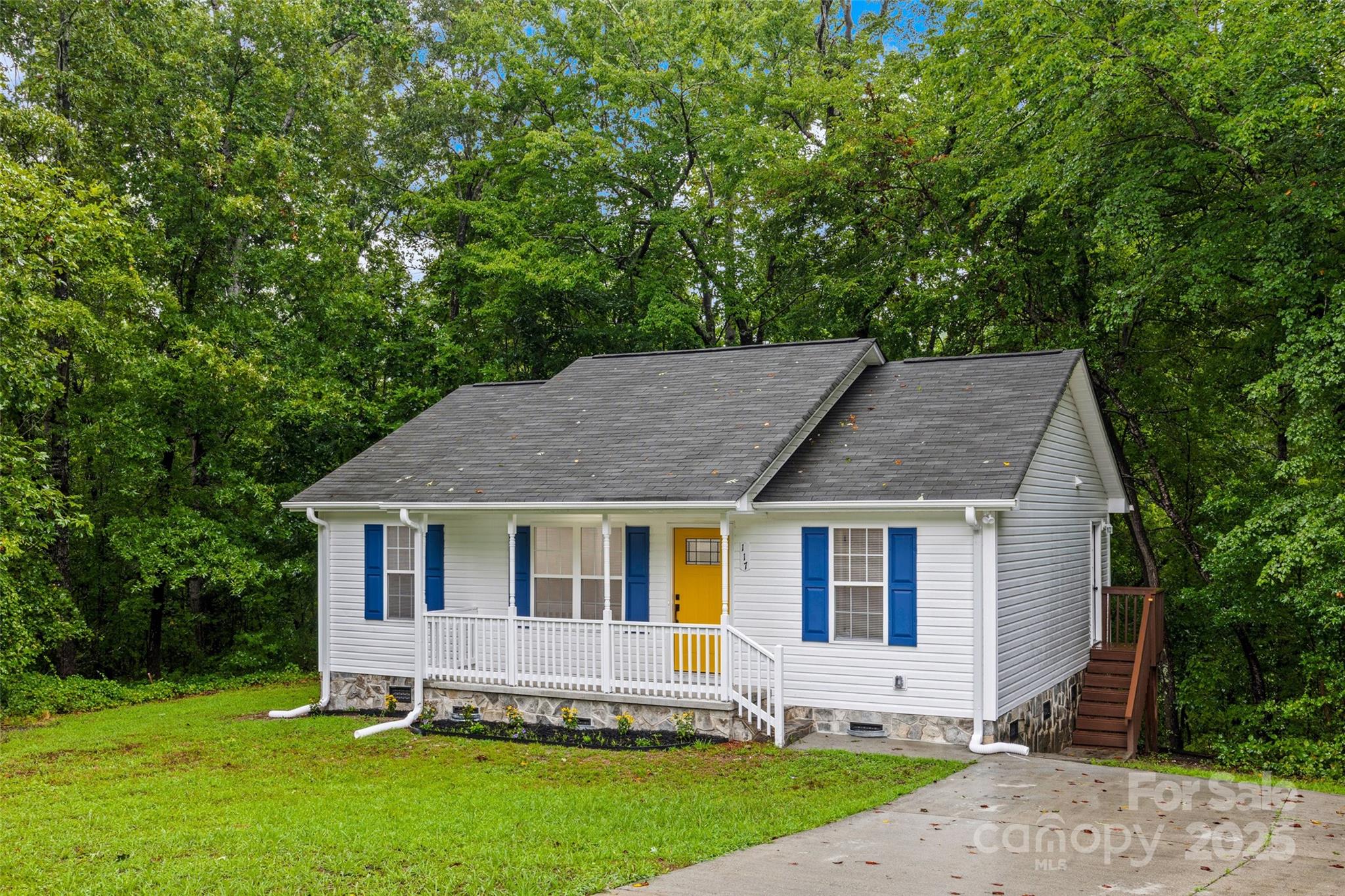117 Sir Lancelot Lane Property Photo 1
