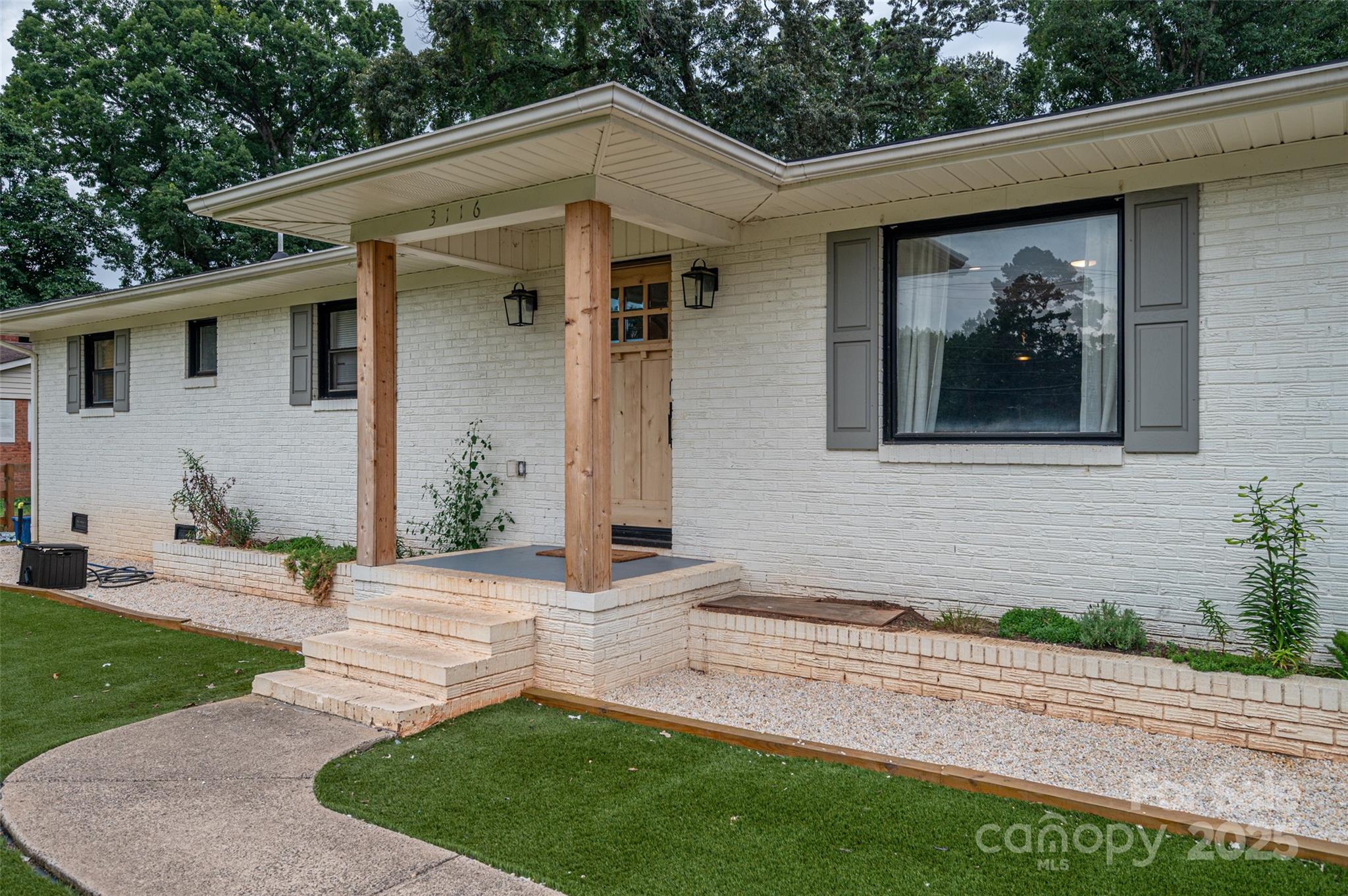 3116 Sunset Road Property Photo 1