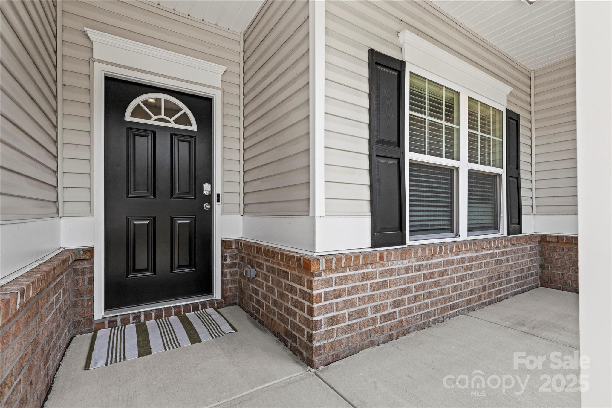 5050 Abbington Way Property Photo 3