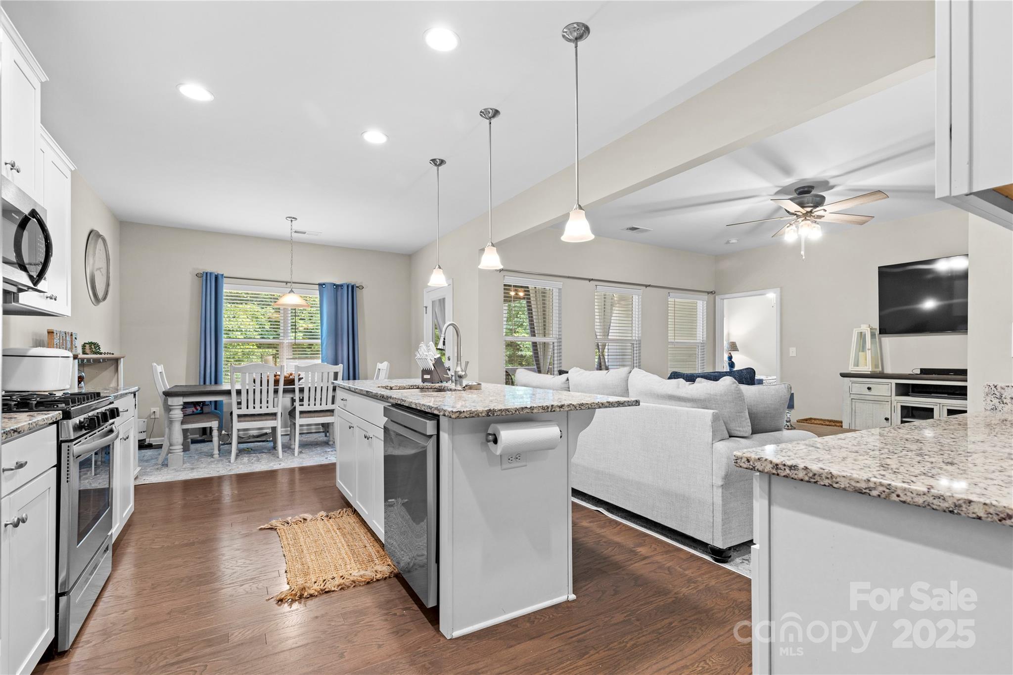 5050 Abbington Way Property Photo 9