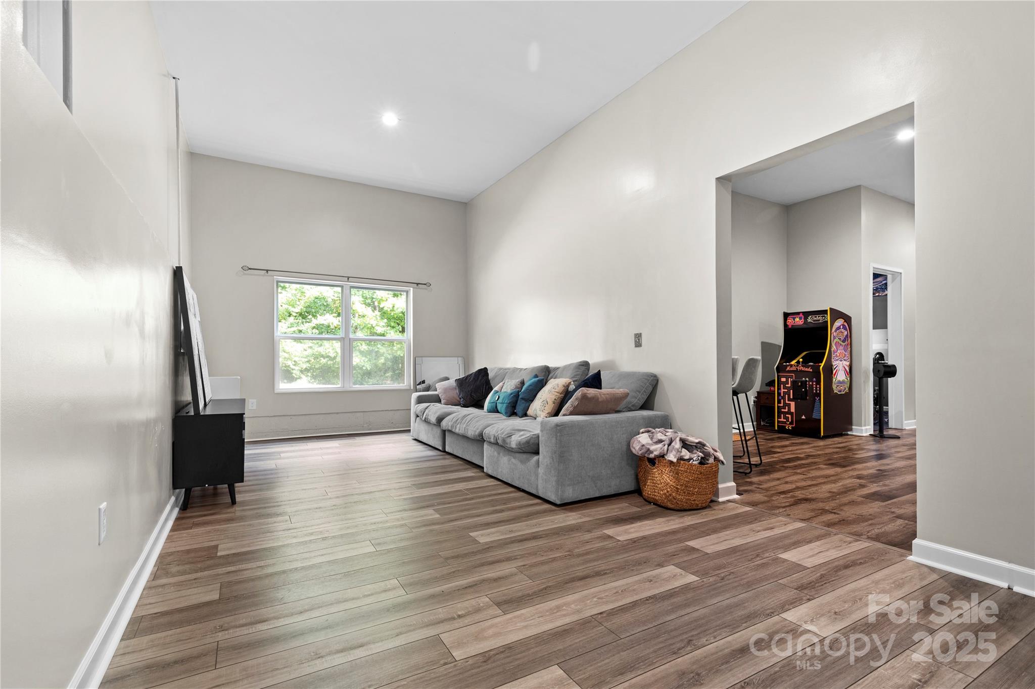 5050 Abbington Way Property Photo 28