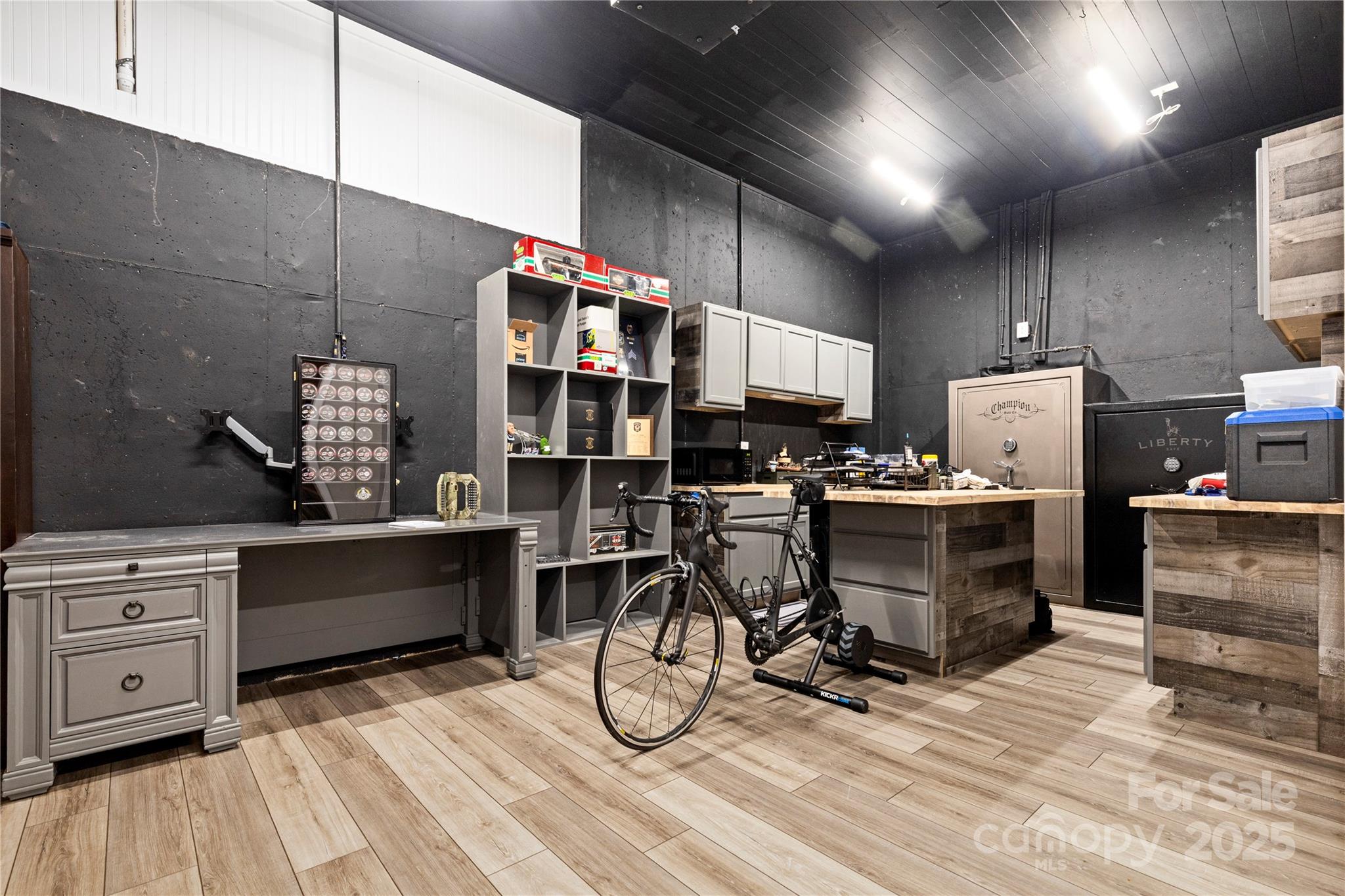 5050 Abbington Way Property Photo 30