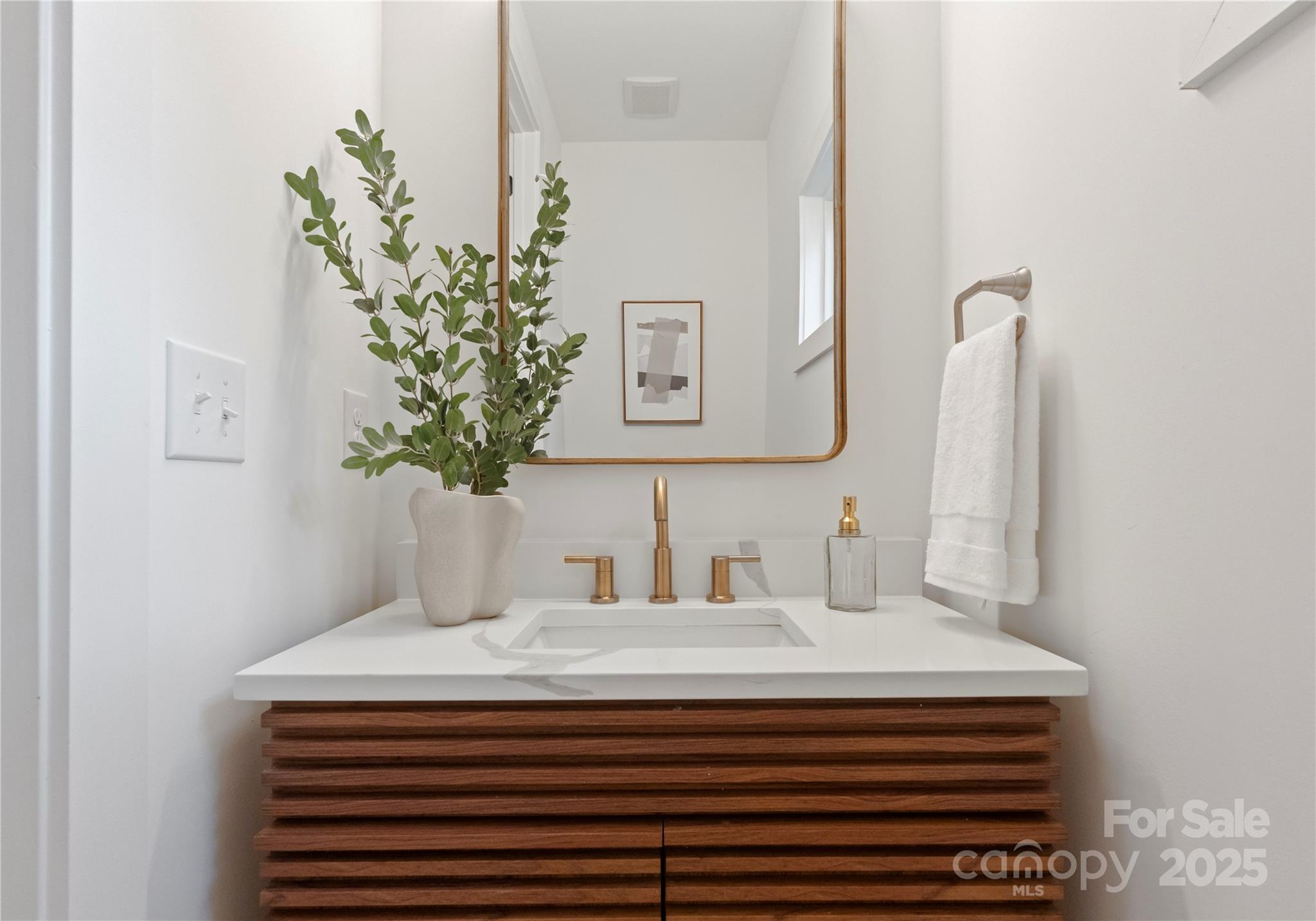 300 Gene Avenue Property Photo 9